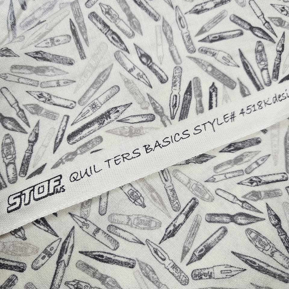 Stof - Quilters Basics Style Pen Nibs Neutral Grey 100% Cotton Fabric