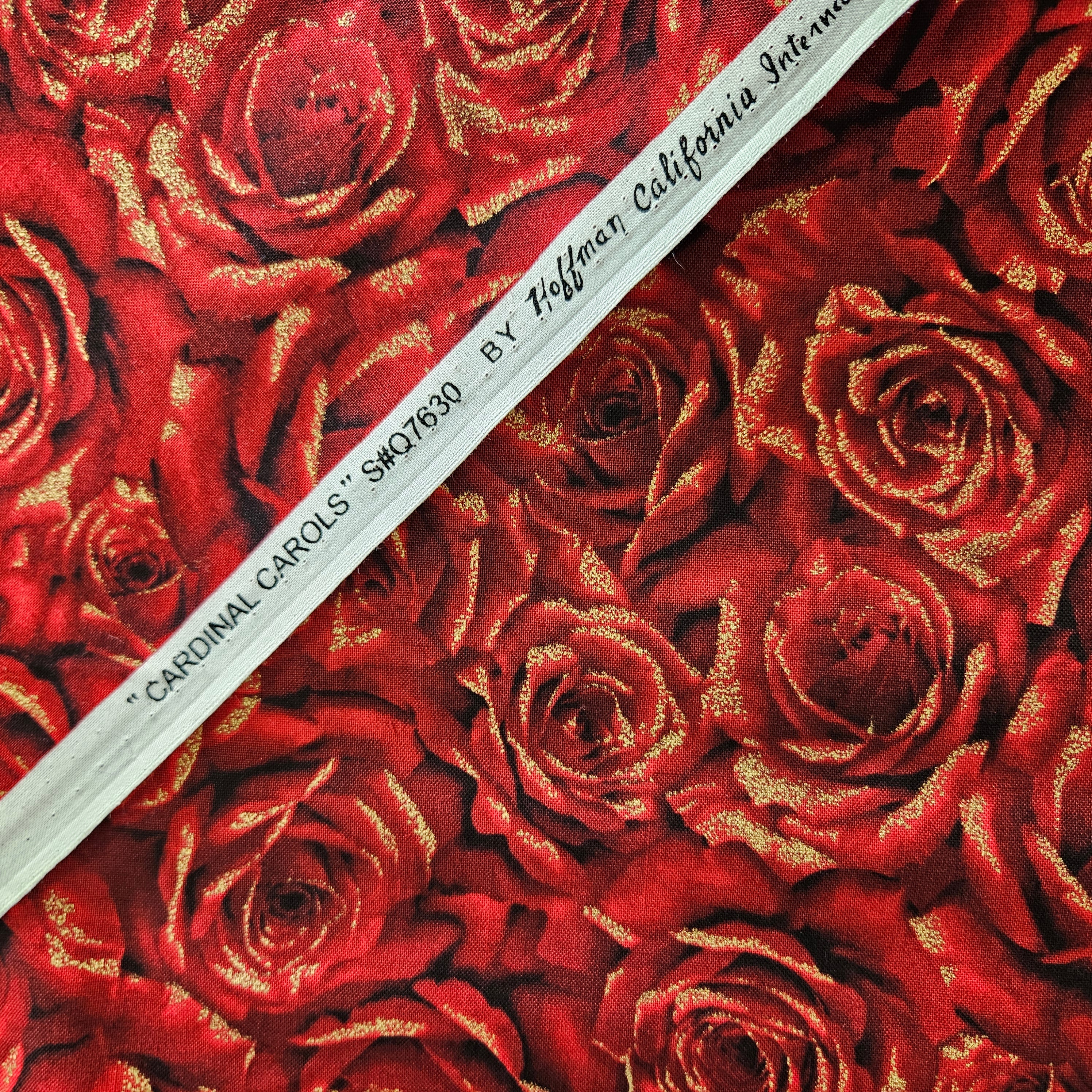Hoffman - Cardinal Carols Christmas Rose Metallic Red 7630 100% Cotton Fabric