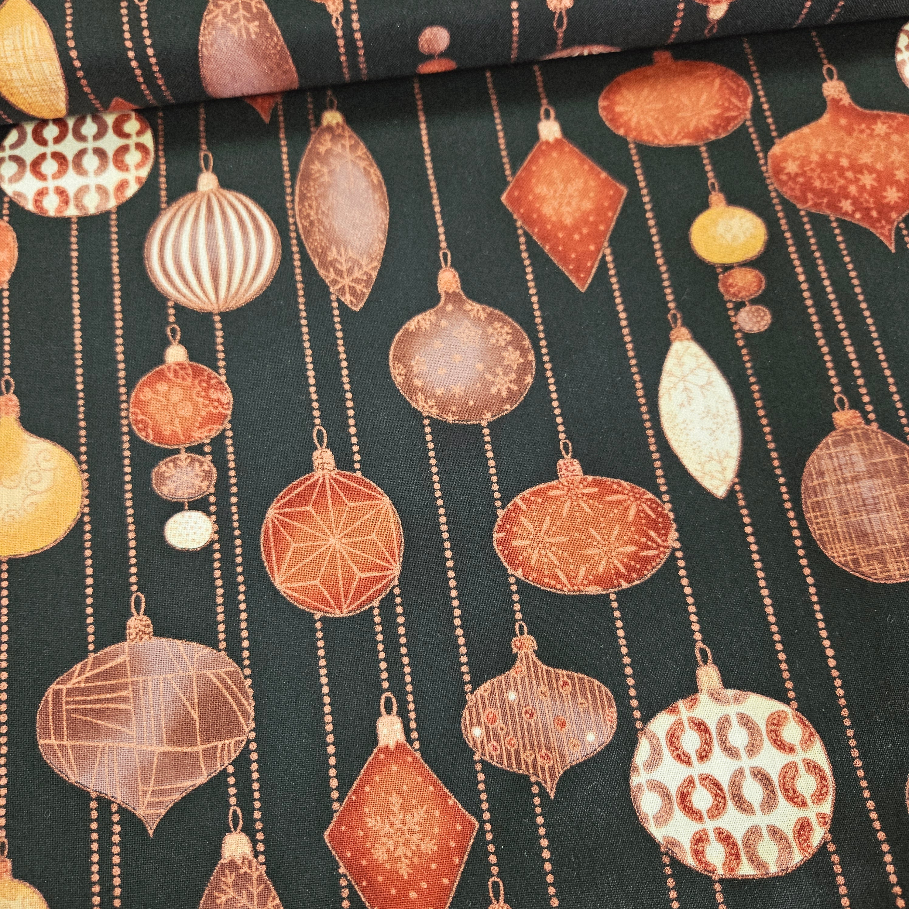 Stof - Glimmering Ornaments Black 100% Cotton Fabric