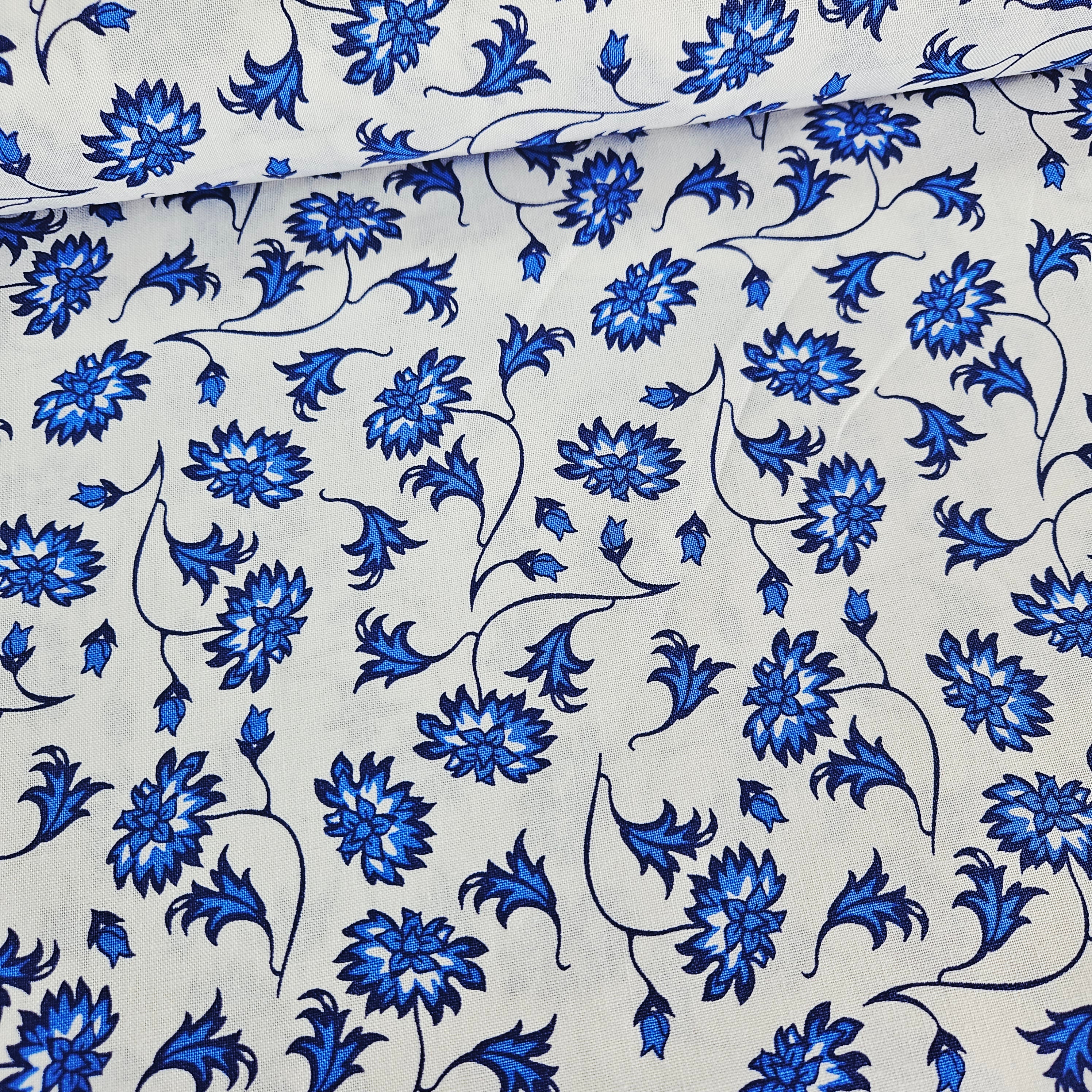 Stof - Tiled Up Floral Blue and White 100% Cotton Fabric