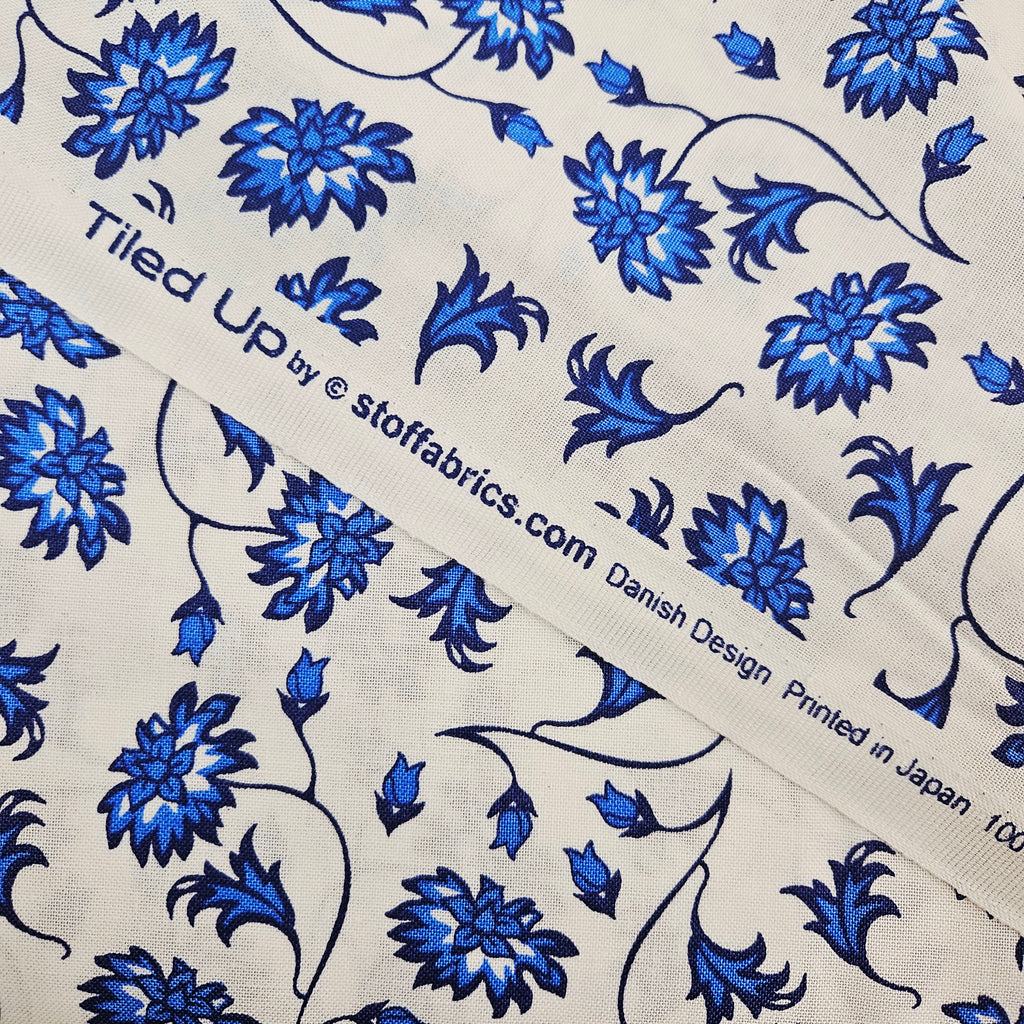Stof - Tiled Up Floral Blue and White 100% Cotton Fabric
