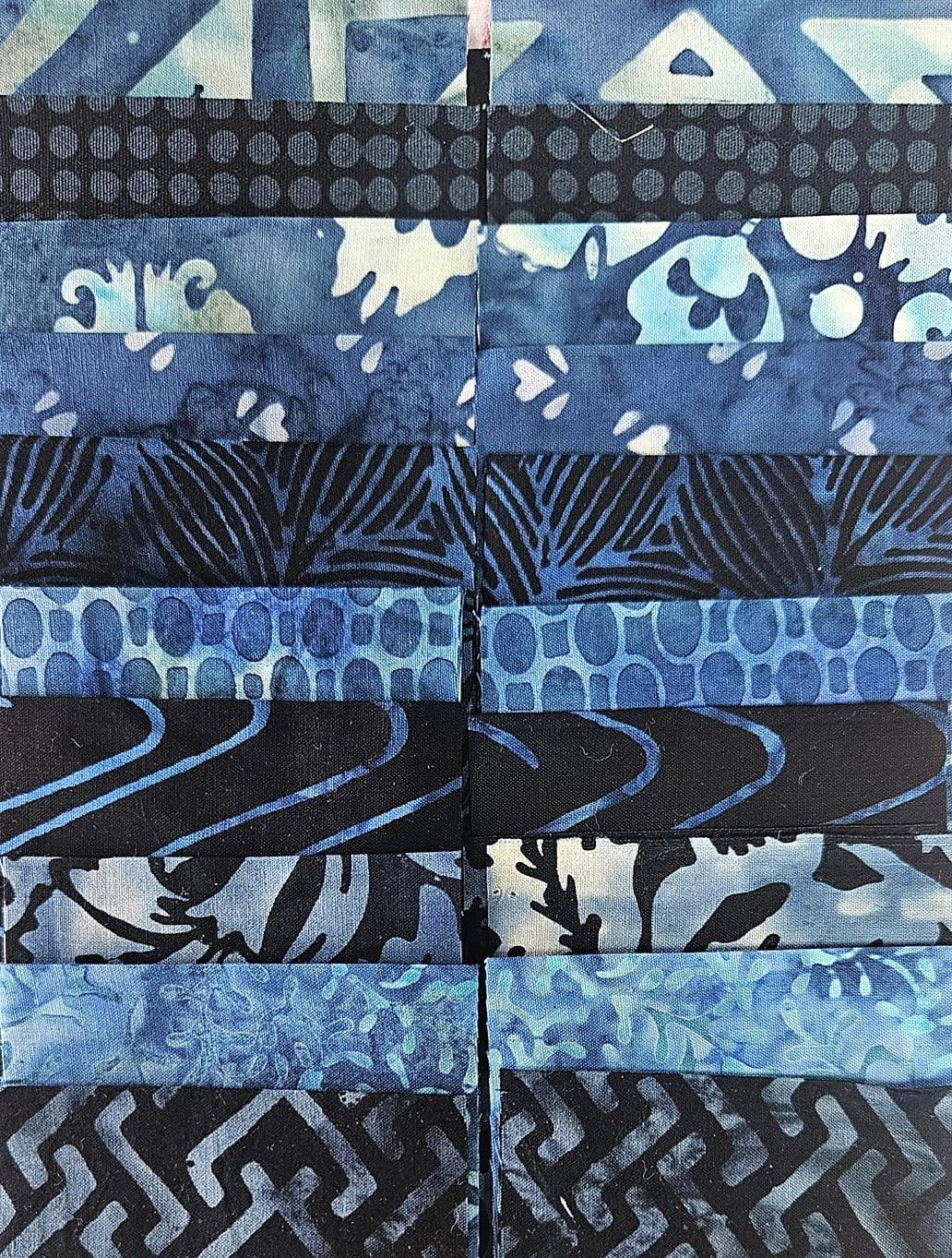2.5" Jelly Roll - Hoffman Bali Batik Blues