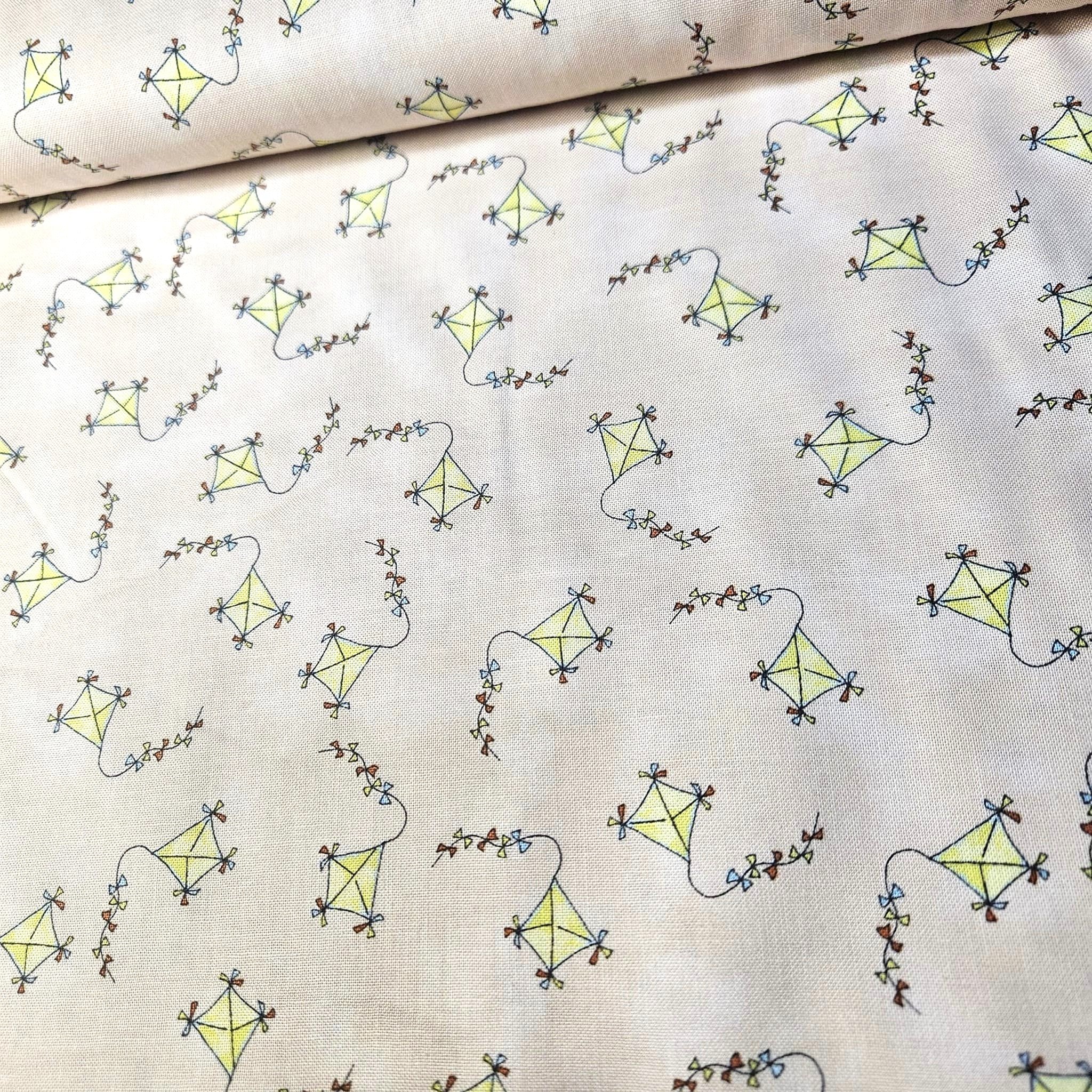 Stof - Bobbi's Picnic Kites Pink 100% Cotton Fabric