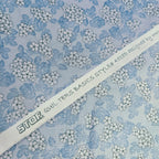 Stof - Quilters Basics Style Blossom Blue 100% Cotton Fabric