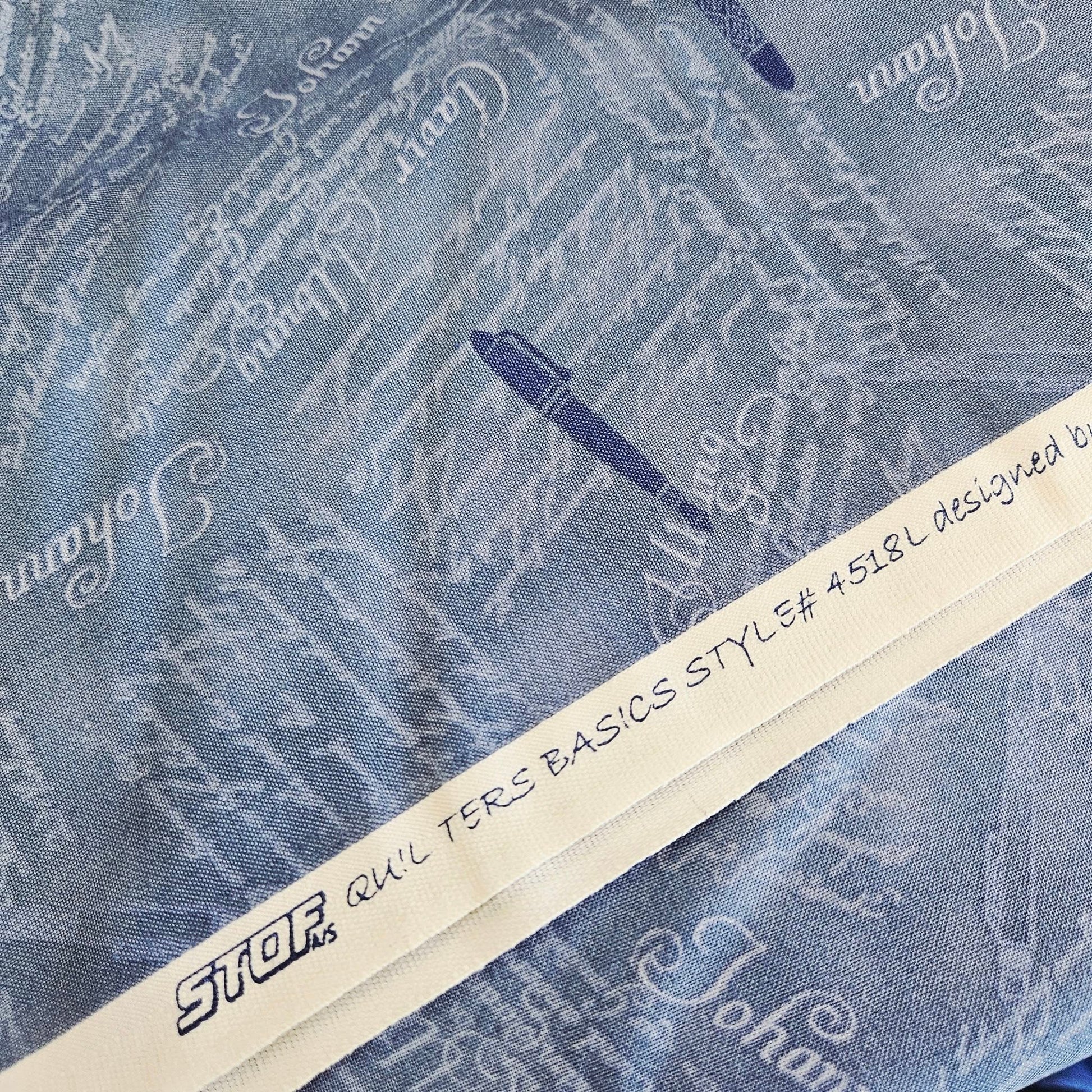 Stof - Quilters Basics Style Pen Quotes Blue 100% Cotton Fabric