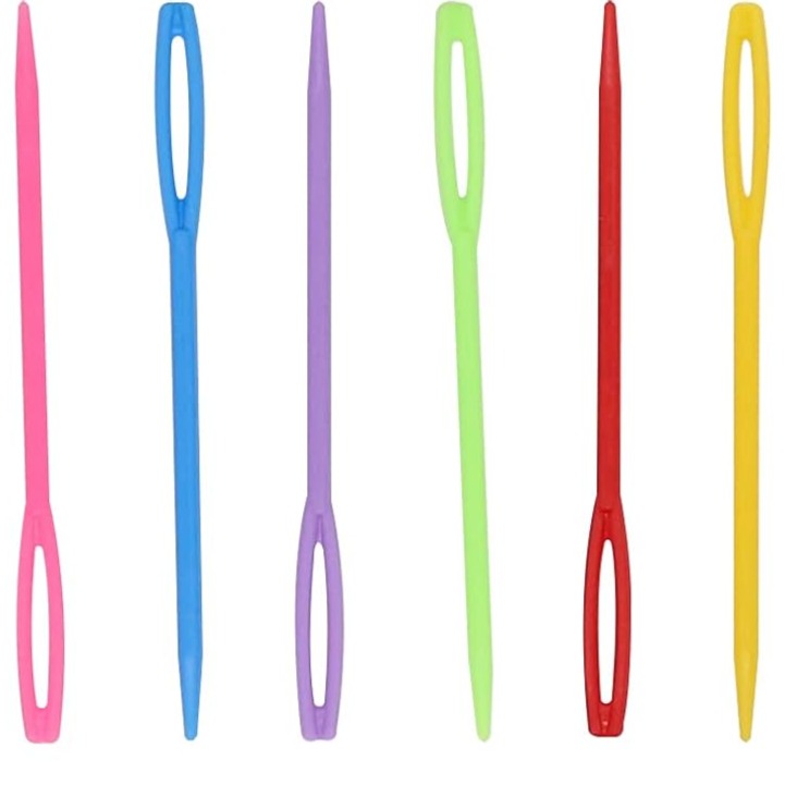 Plastic Childrens Needles 6 Pieces