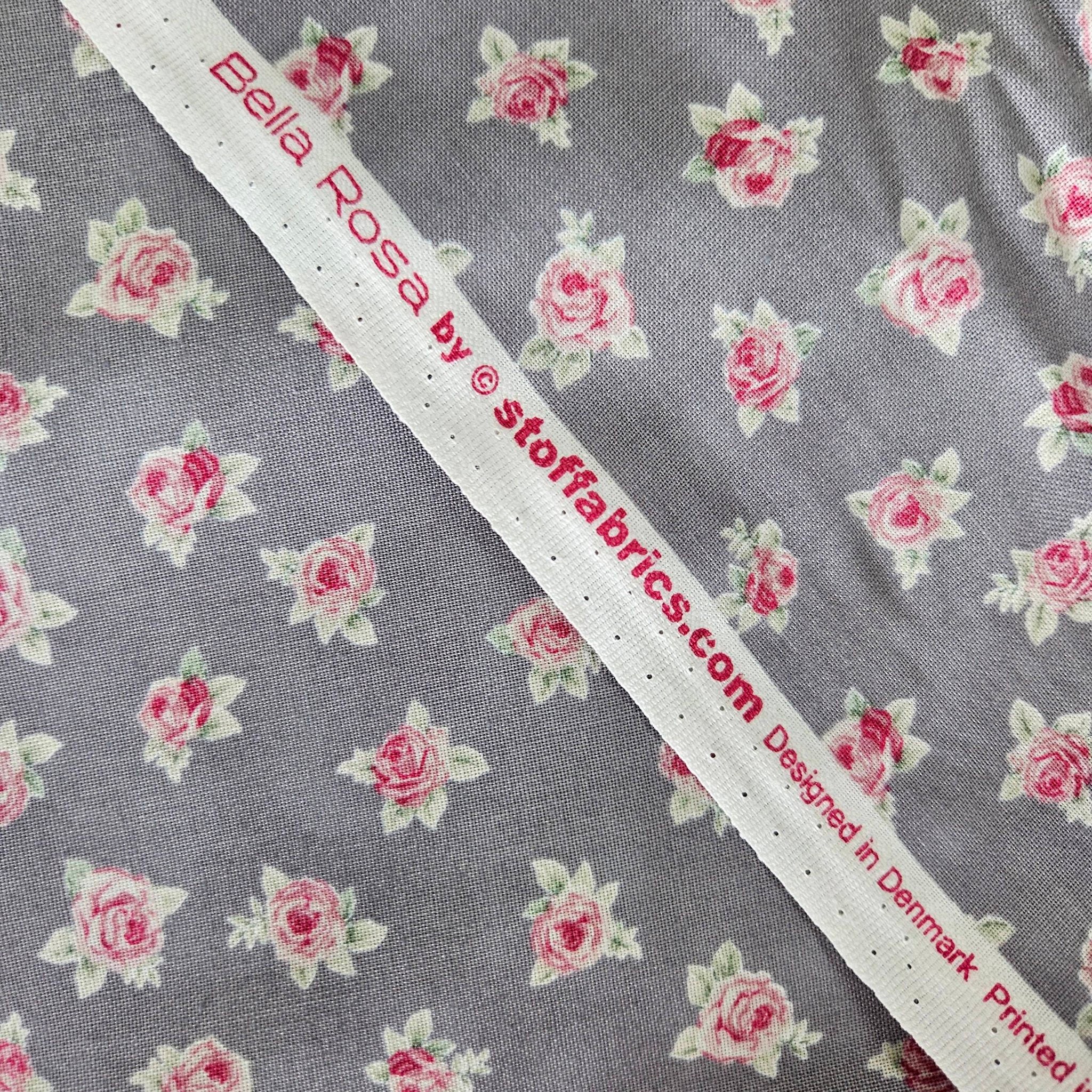 Stof - Bella Rosa Mauve Rose Bouquets 100% Cotton Fabric - Crafts and Quilts