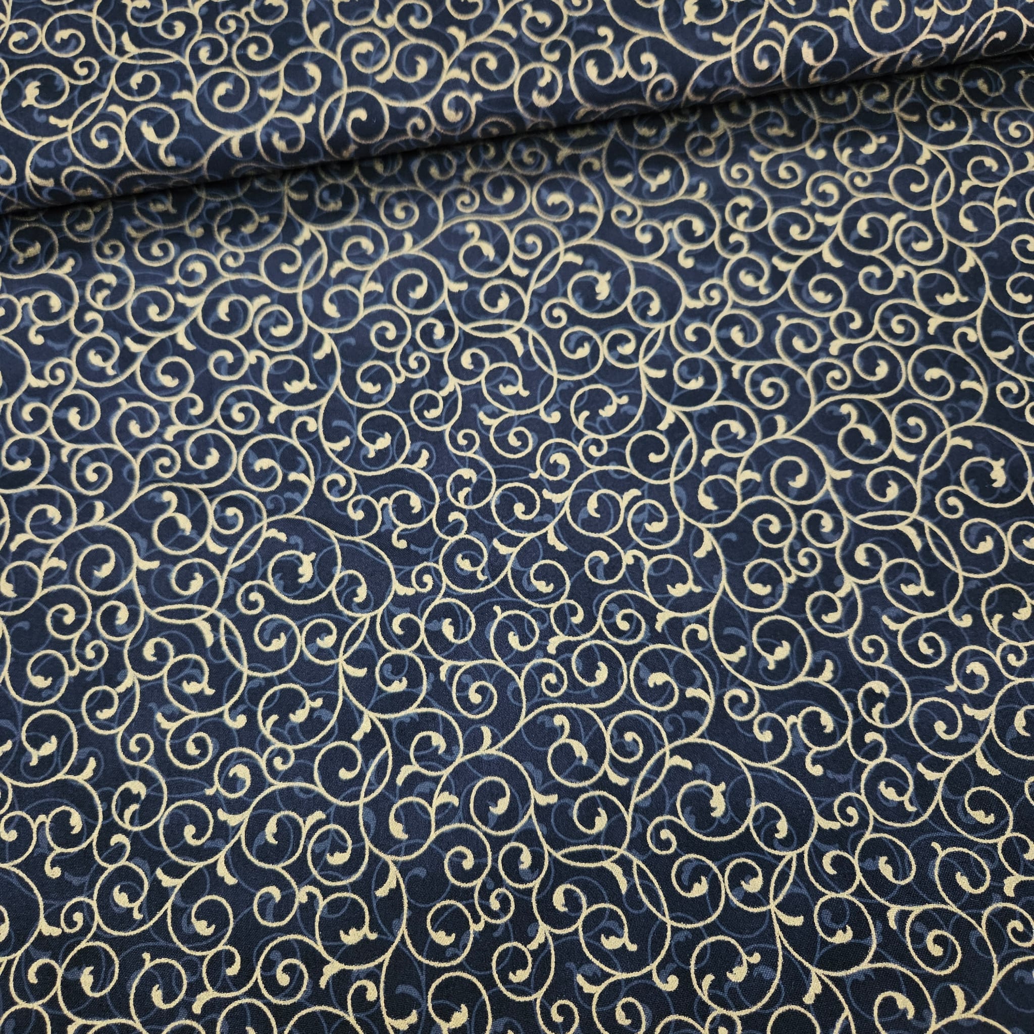 Hoffman - Poinsettia Song Q7640 100% Cotton Fabric