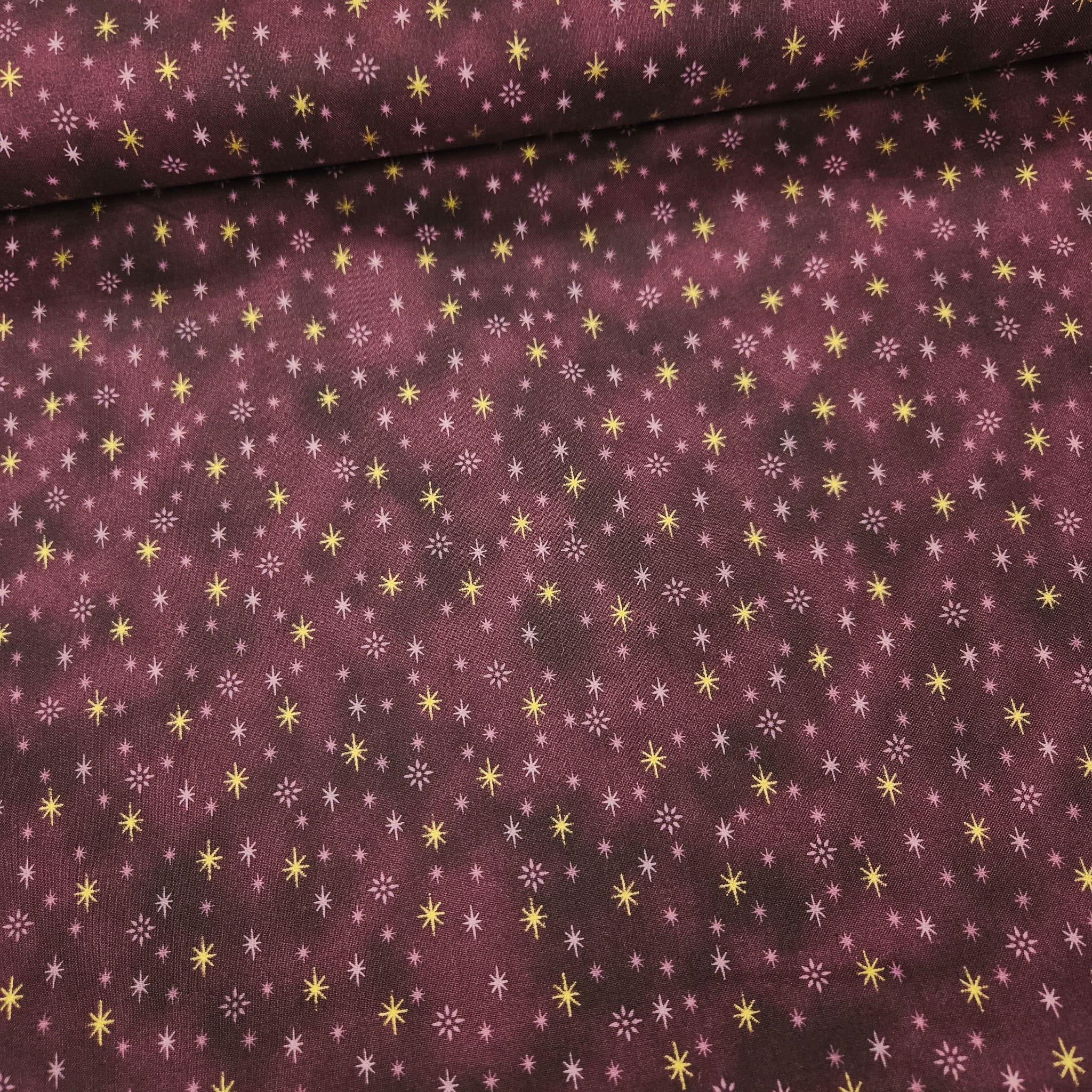 Stof - Sparkle Gold and Plum Tiny Star 100% Cotton Fabric
