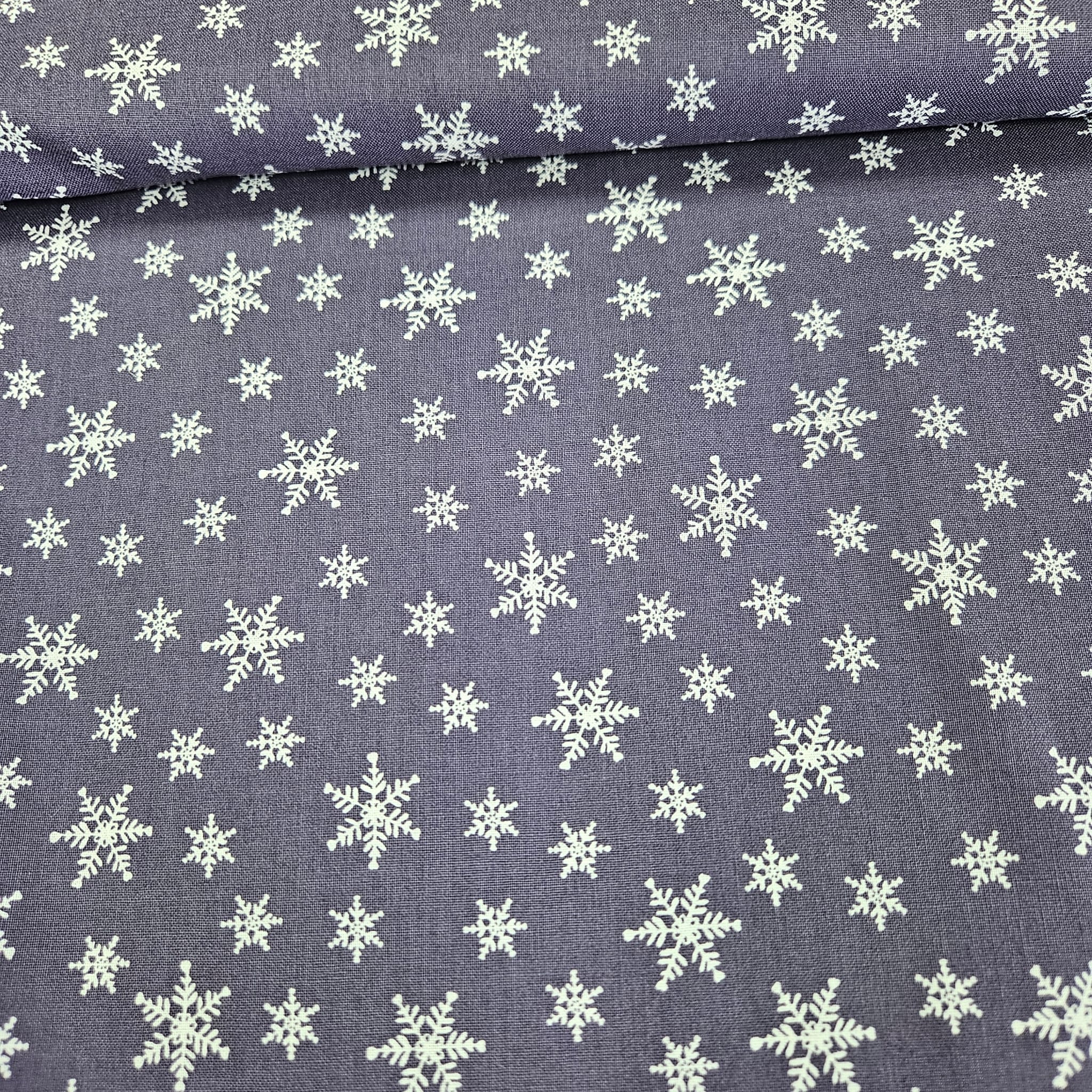 Stof - Winter is Coming Snowflakes Blue 100% Cotton Fabric