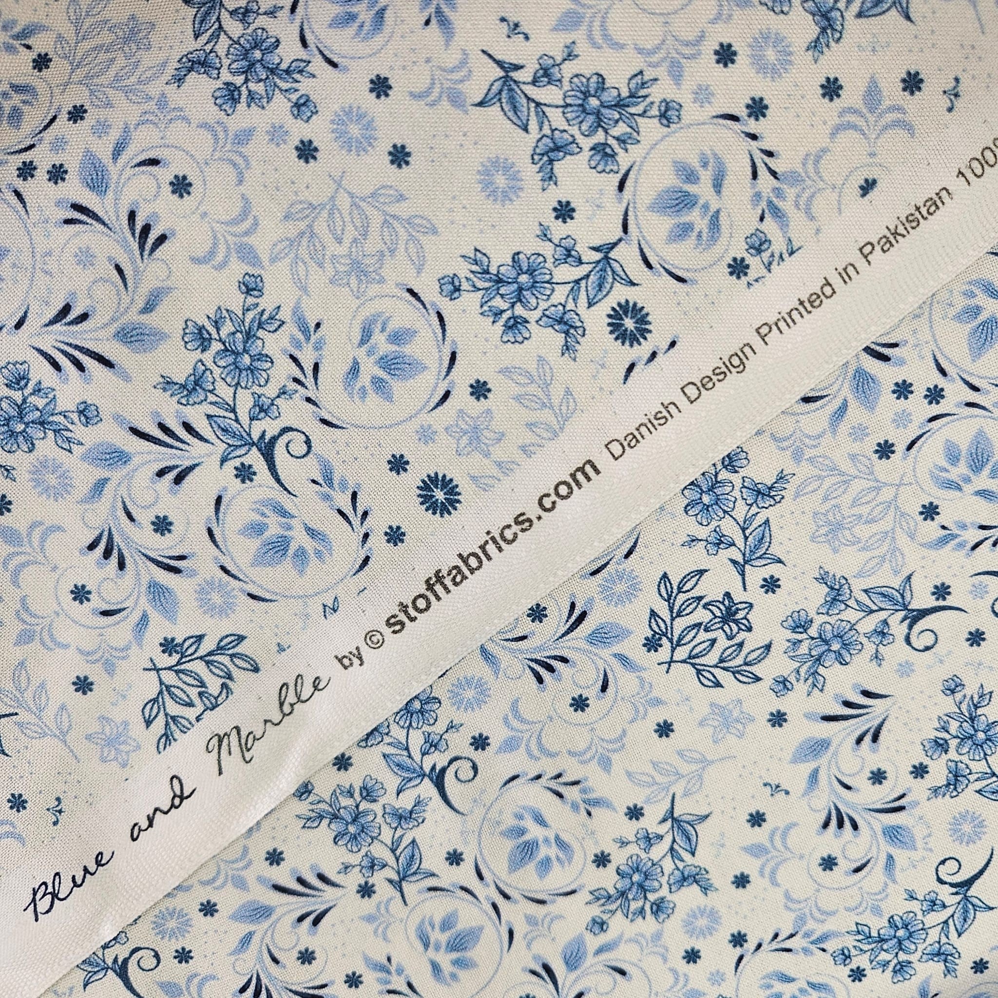 Stof - Blue and Marble 4502-871 100% Cotton Fabric