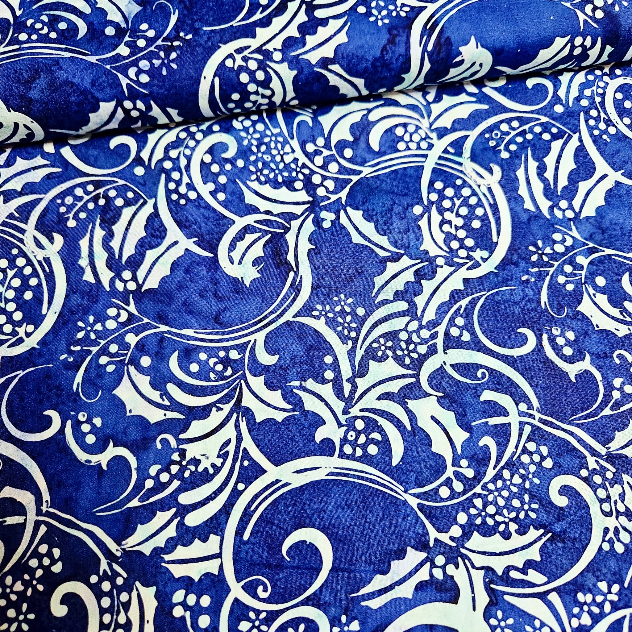 Hoffman - Bali Batiks Handpaints Blue Holly 3357-405 100% Cotton Fabric - Crafts and Quilts