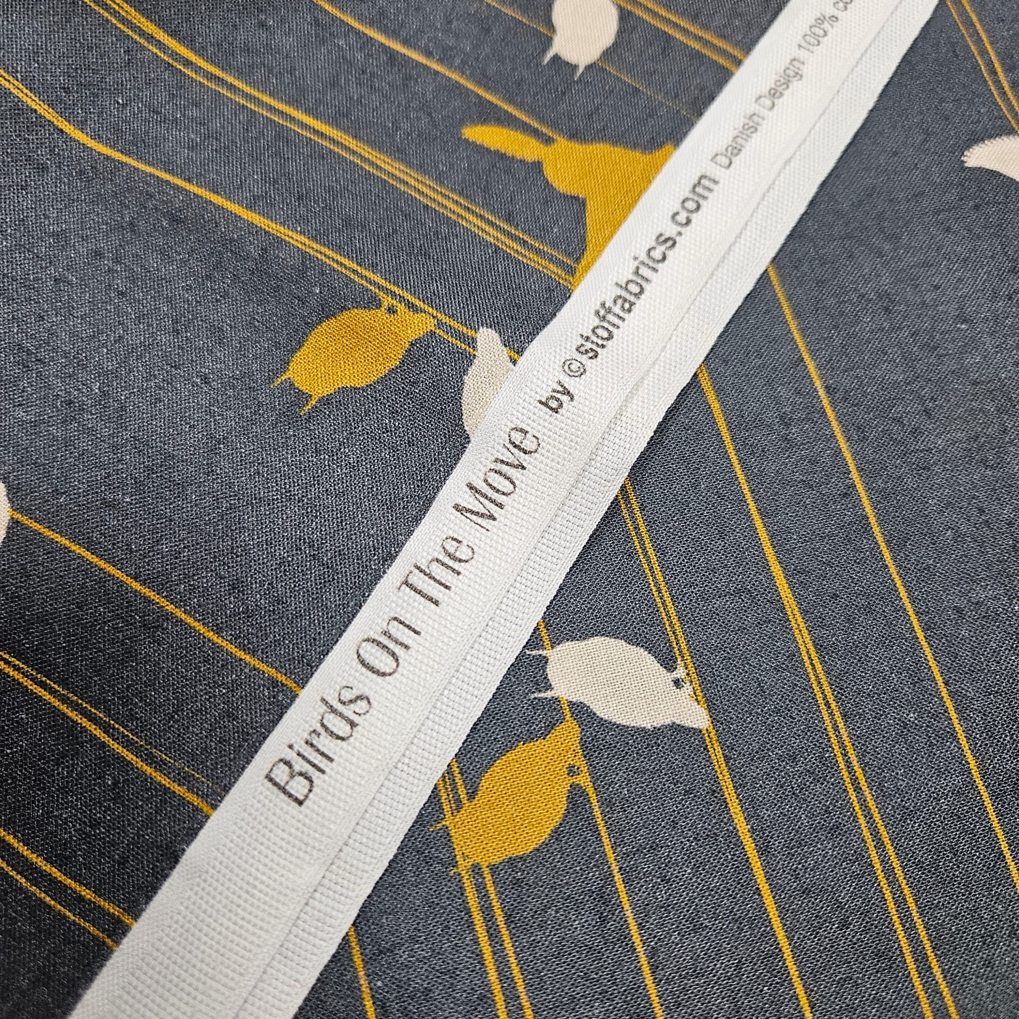 Stof - Birds on the Move Cables 100% Cotton Fabric - Crafts and Quilts
