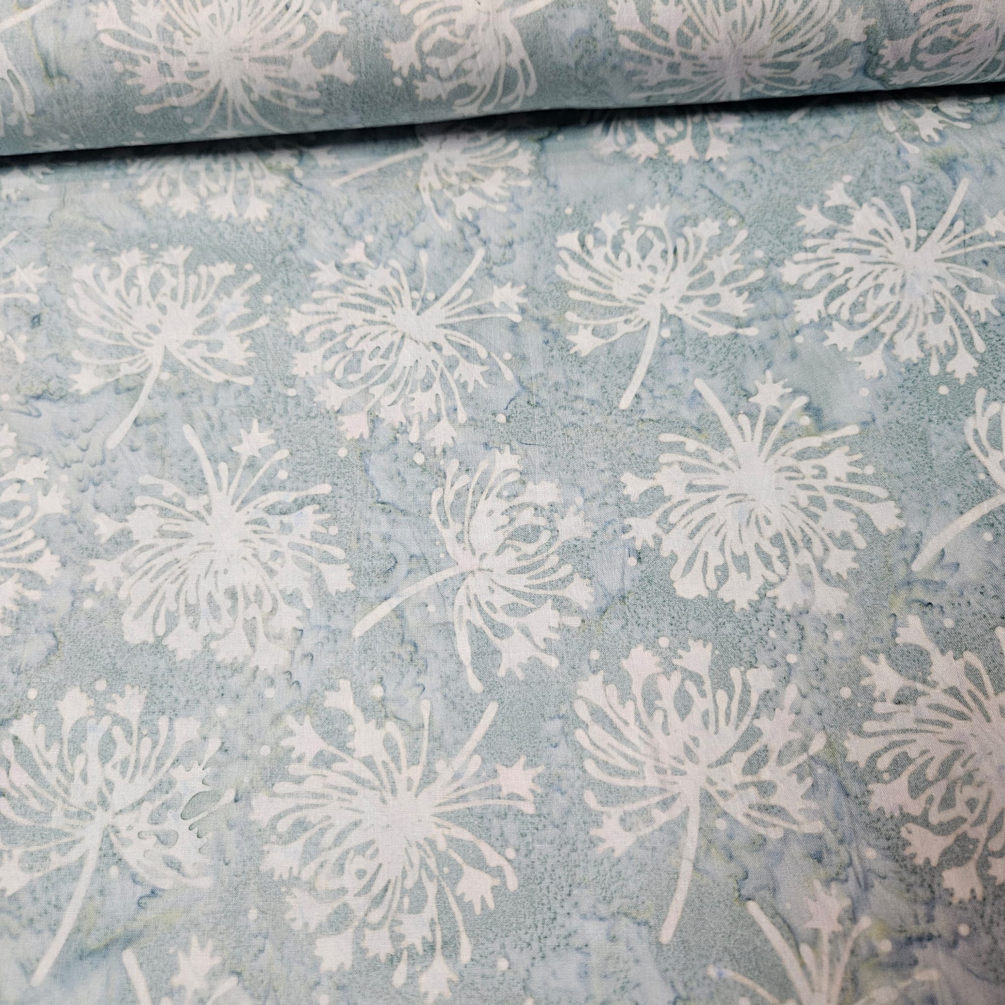 Hoffman - Bali Batiks Handpaints Dandylion Wishes Frost 3355 810 100% Cotton Fabric