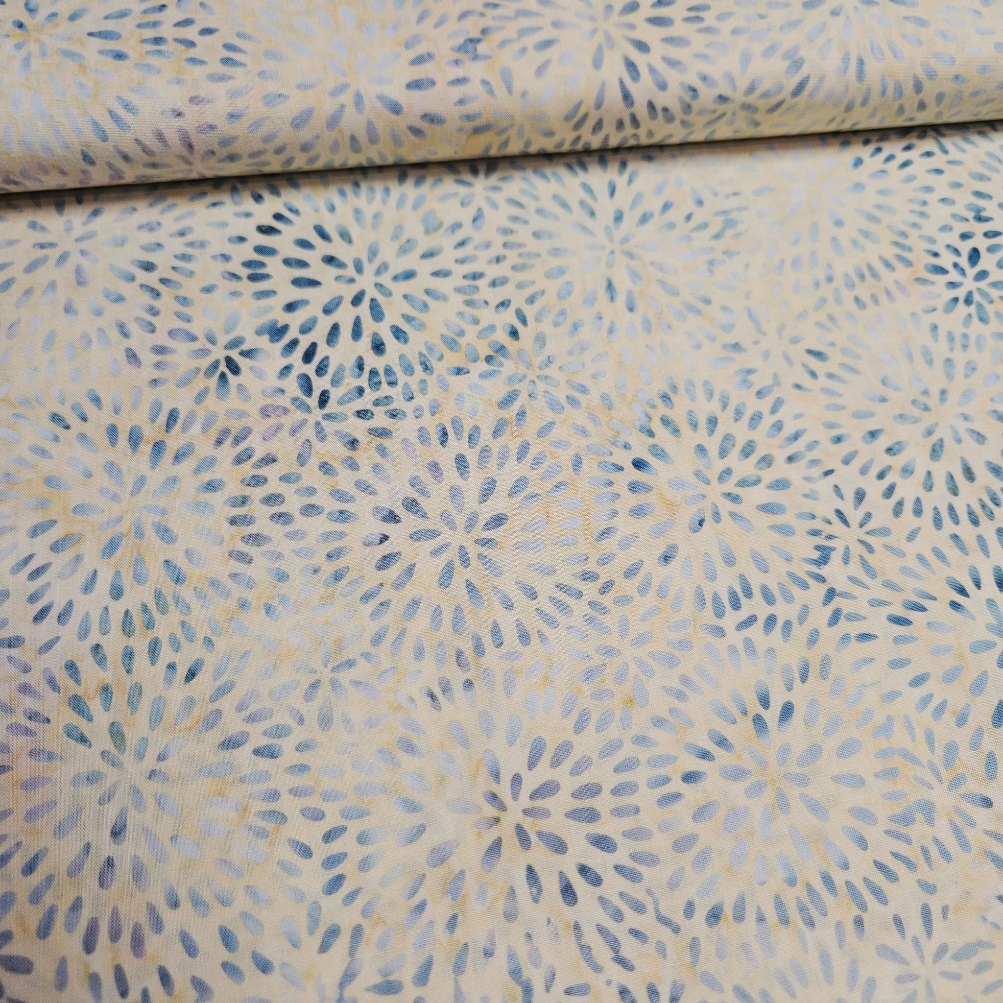 Hoffman - Bali Batiks Handpaints Petal Papyrus 3361-291 100% Cotton Fabric
