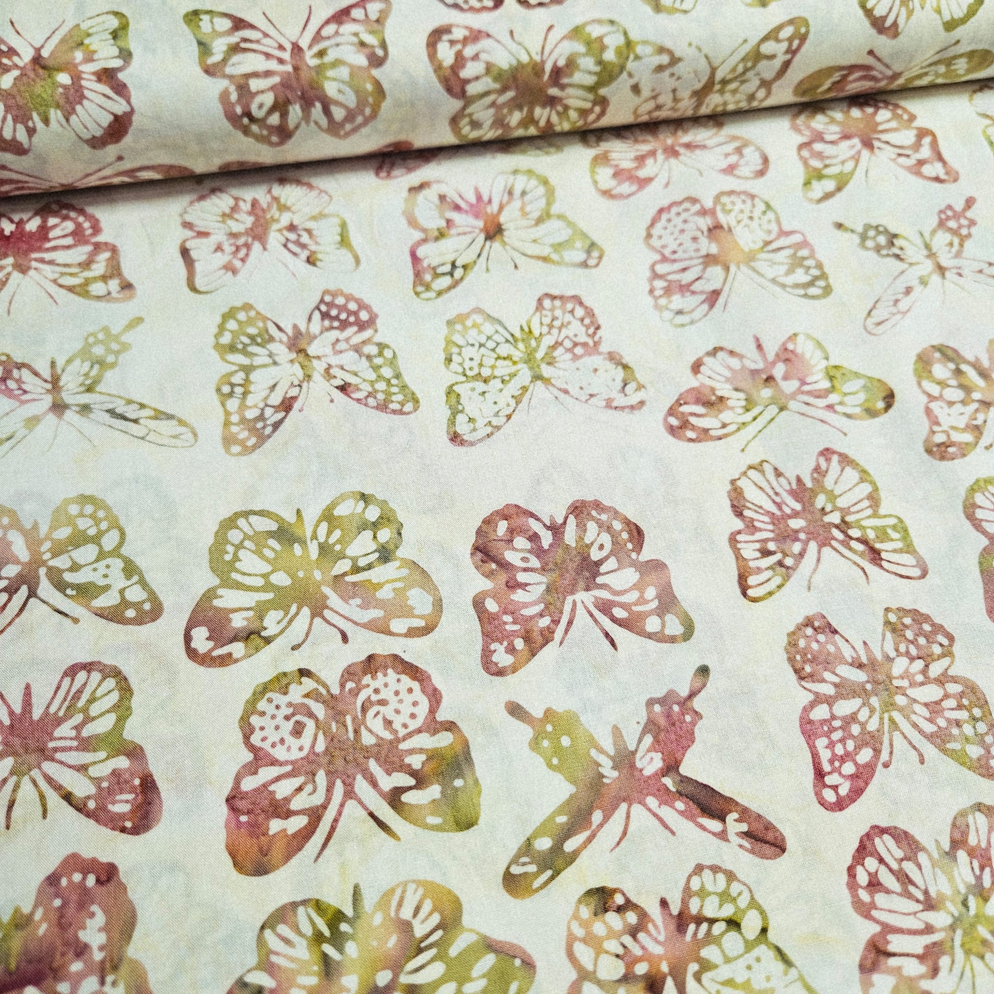 Hoffman - Bali Batiks Handpaints Butterflies Coral 3356-101 100% Cotton Fabric