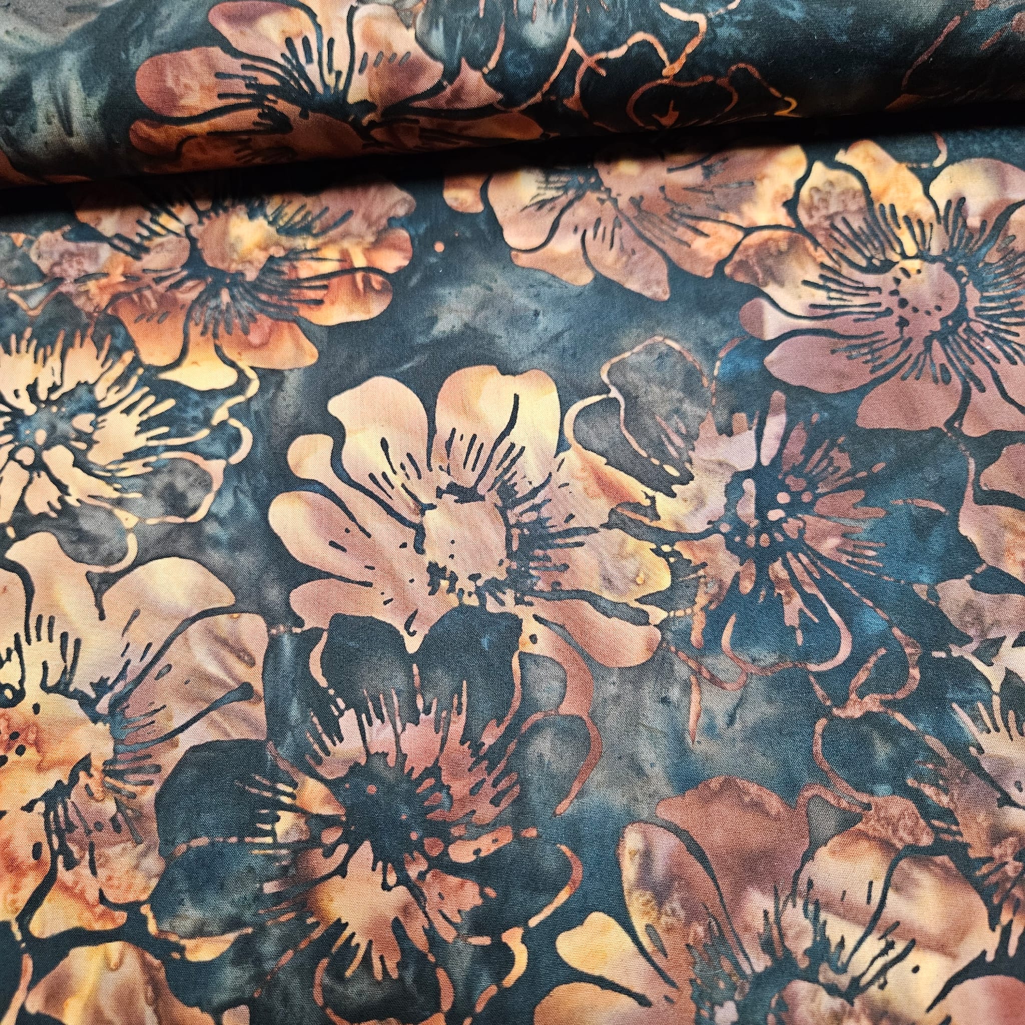 Hoffman - Bali Batiks Handpaints Blossoms Tigers Eye 3358 305 100% Cotton Fabric