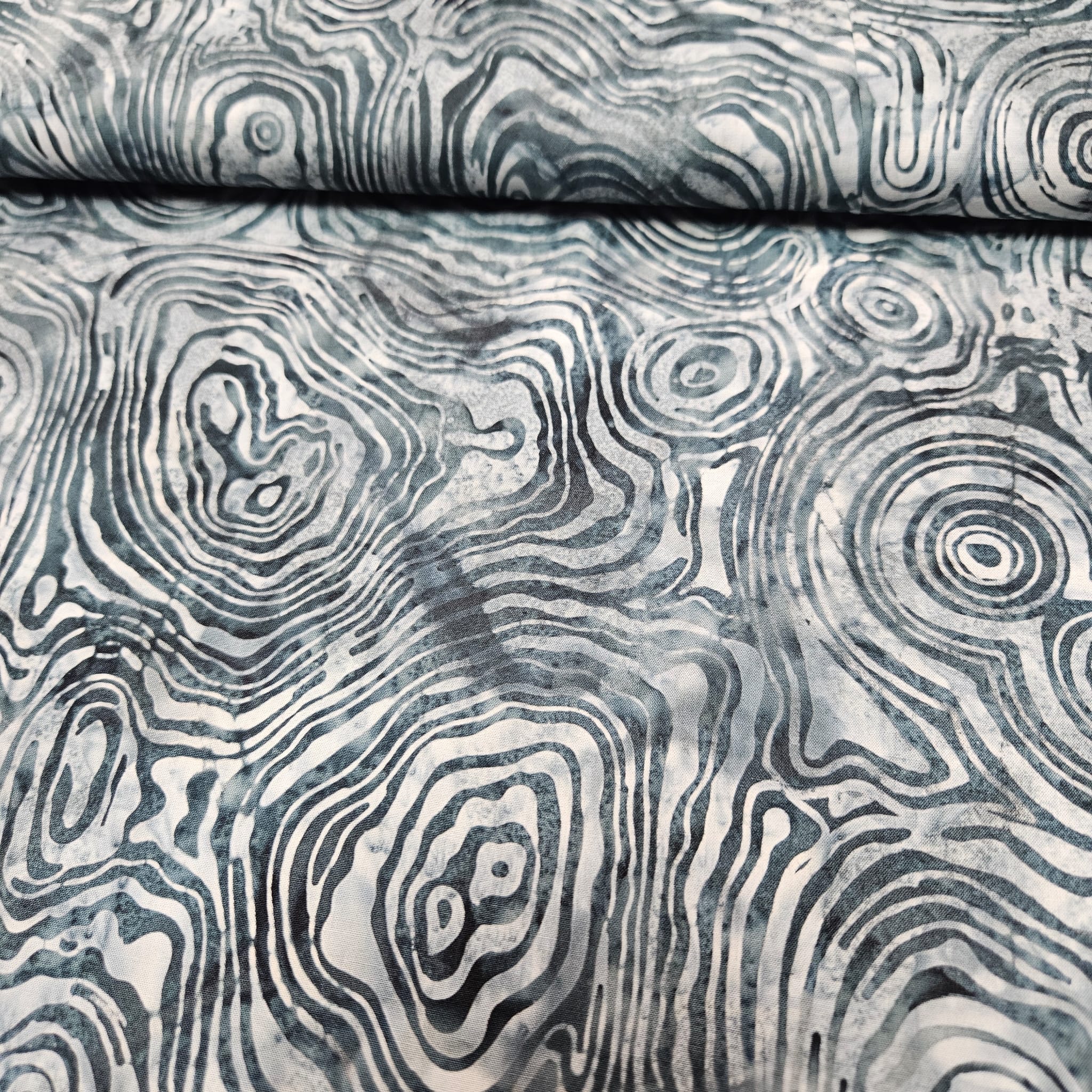 Hoffman - Bali Batiks Handpaints Ripple Oil 3356-918 100% Cotton Fabric - Crafts and Quilts