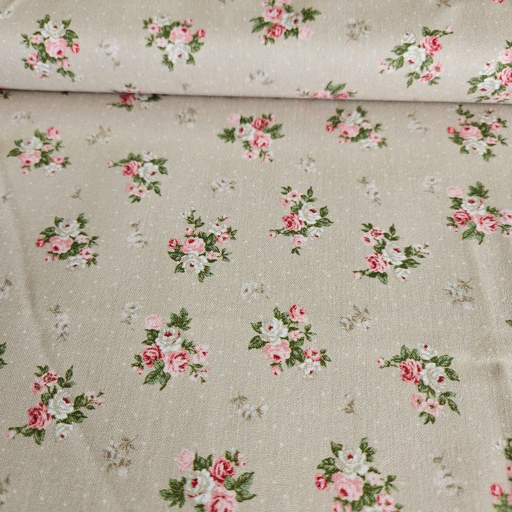 Stof - Vintage Roses Neutral Bouquet 100% Cotton Fabric - Crafts and Quilts