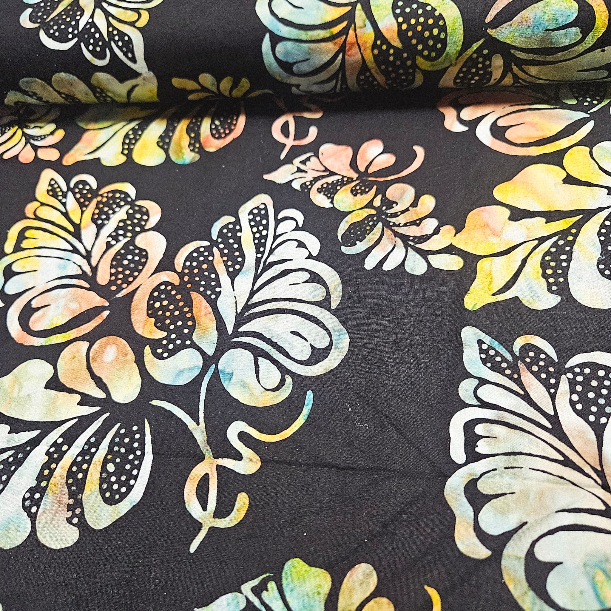 Hoffman - Bali Batiks Handpaints Pop 3355 903 100% Cotton Fabric