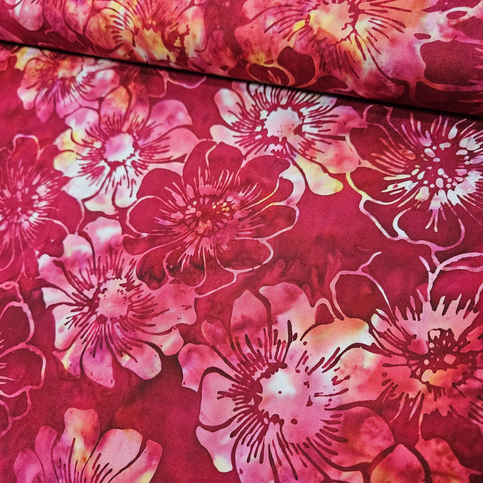 Hoffman - Bali Batiks Handpaints Blossoms Magenta 3361 522 100% Cotton Fabric