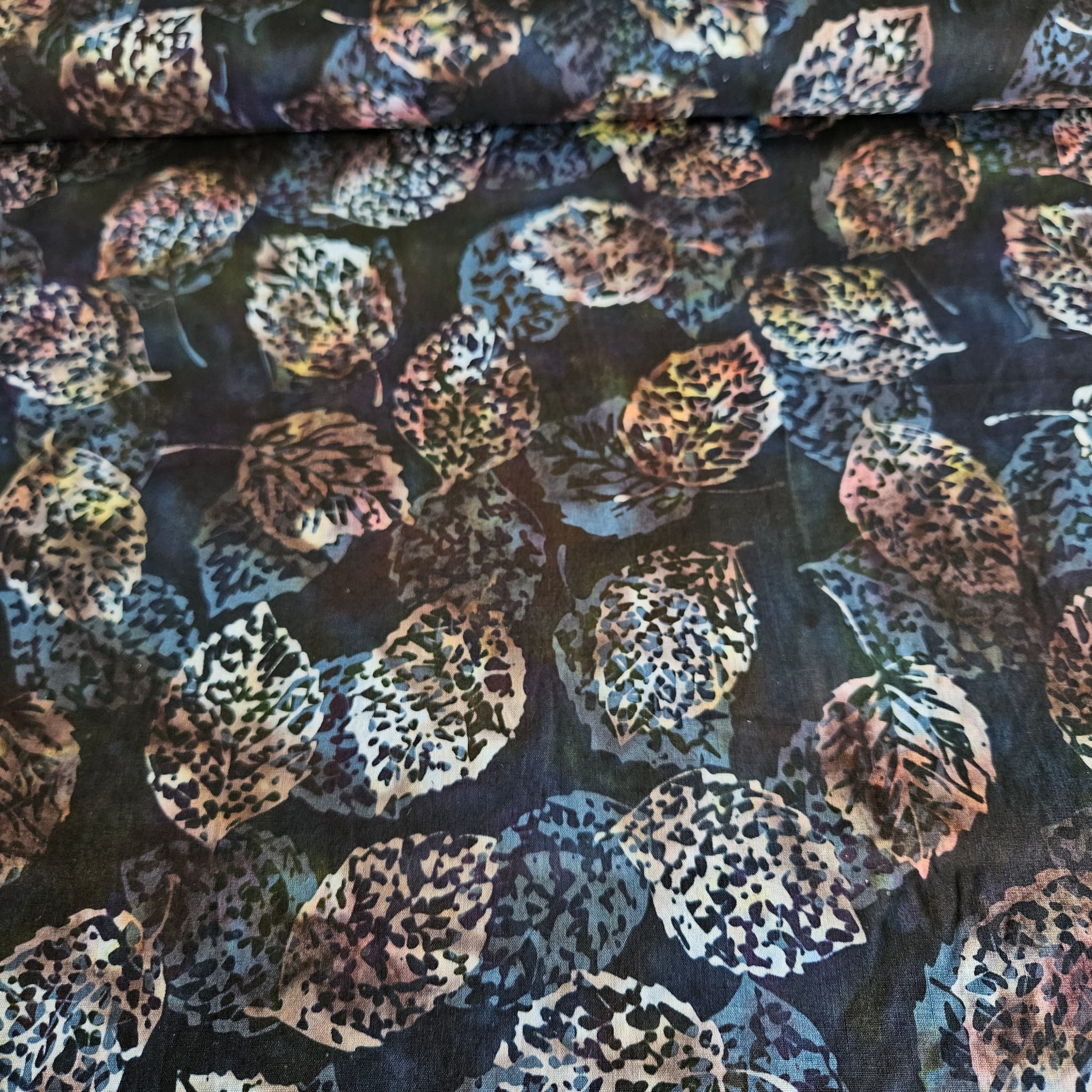 Hoffman - Bali Batiks Handpaints Skeleton Leaf 3360 602 100% Cotton Fabric