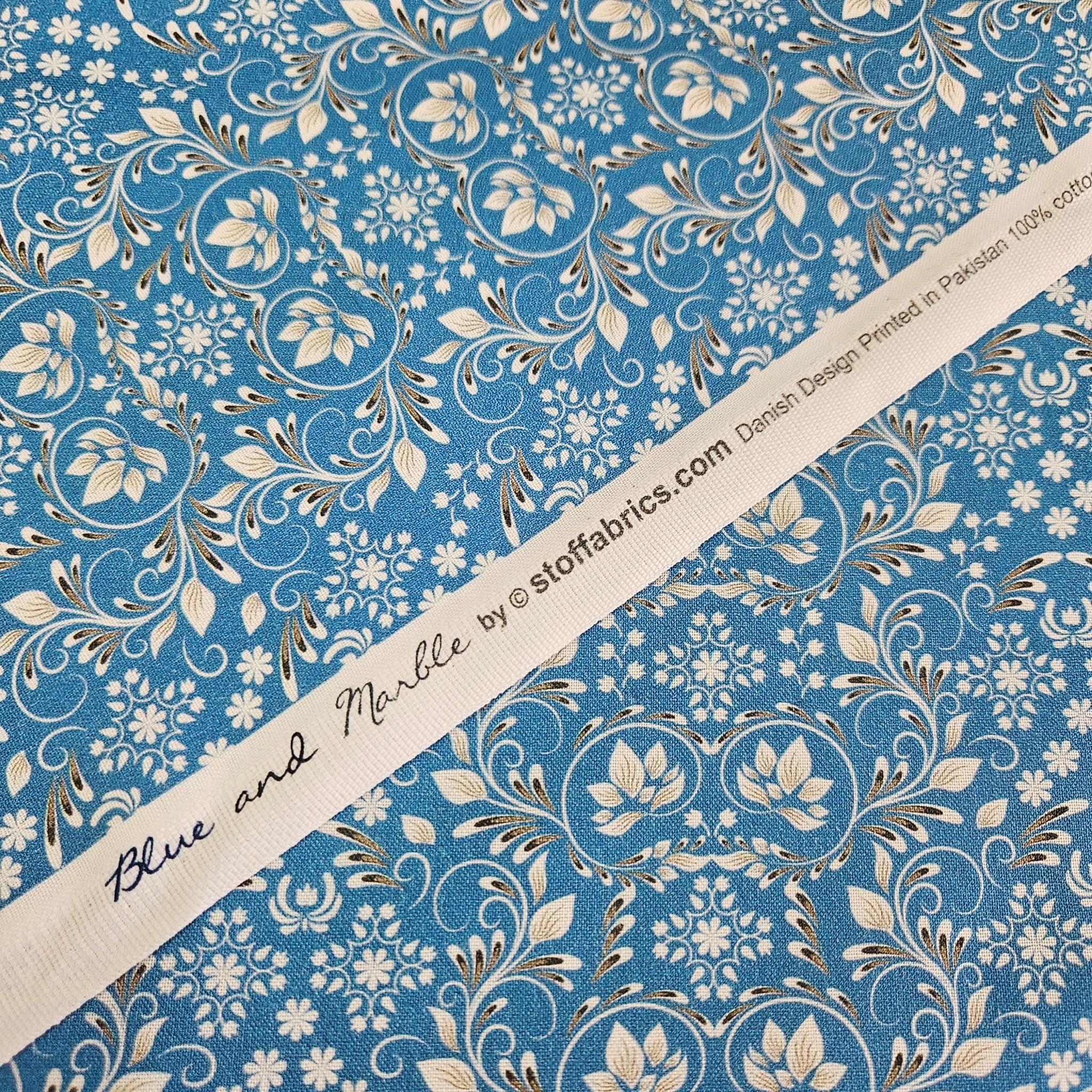 Stof - Blue and Marble 4502-875 100% Cotton Fabric