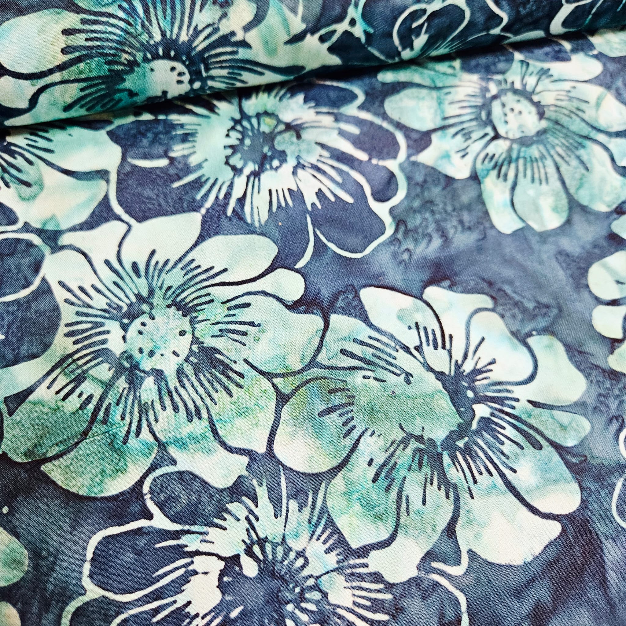 Hoffman - Bali Batiks Handpaints Luau Teal 3361-707 100% Cotton Fabric - Crafts and Quilts