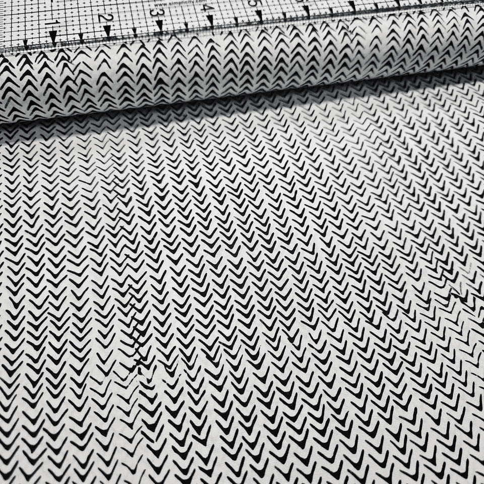 Hoffman - Bali Batiks Handpaints Chevron Black & White 100% Cotton Fabric