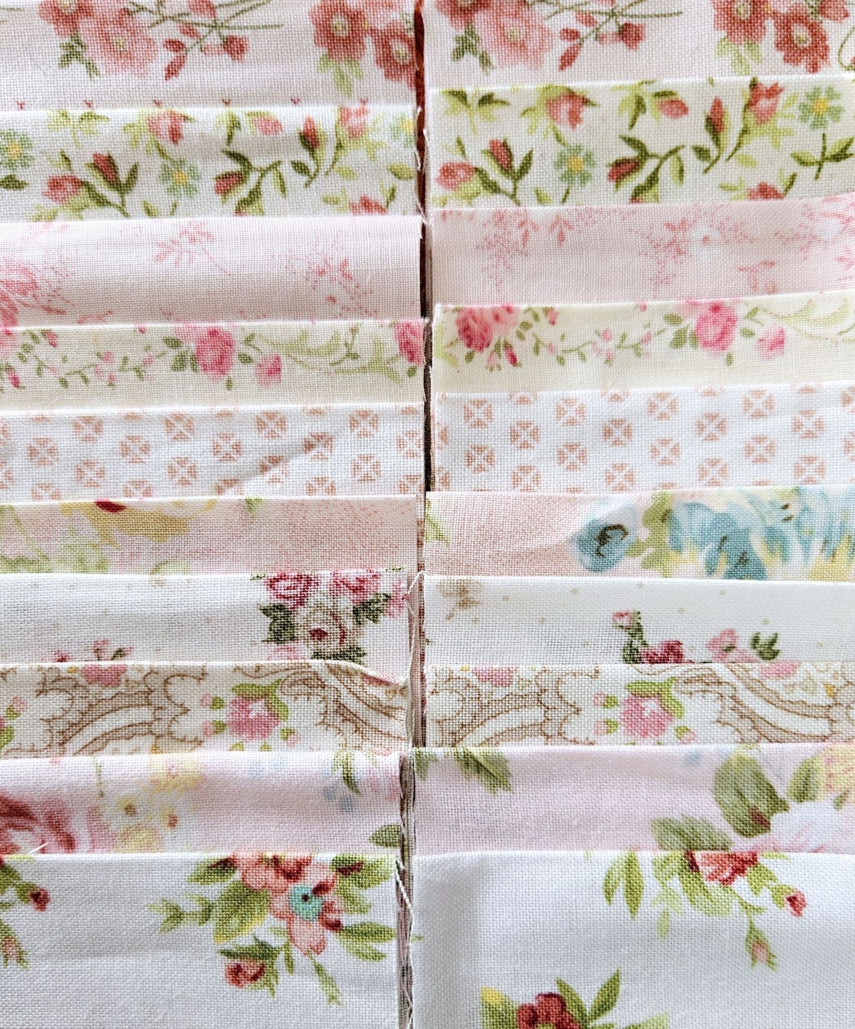 2.5" Jelly Roll - Vintage Floral