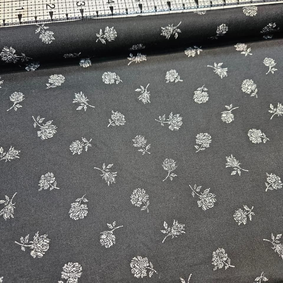 Quilt Gate - Ruru Bouquet Single Rose RU2210-11 100% Cotton Fabric