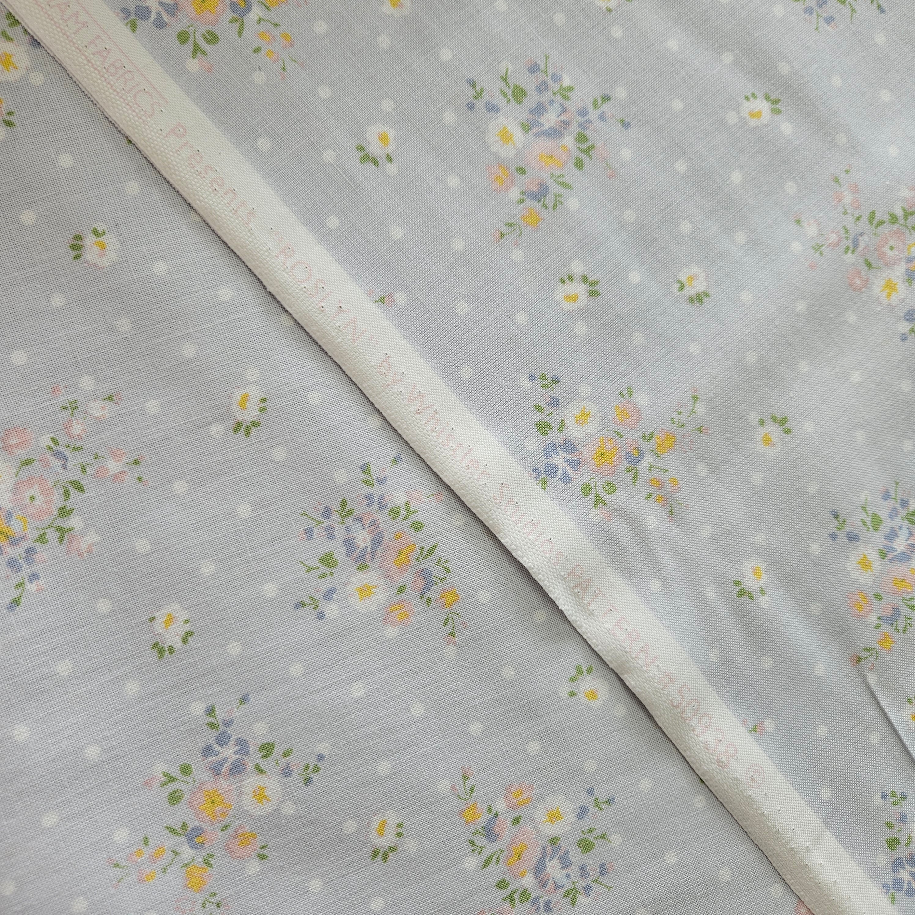 Windham Fabrics - Roslyn 50938 100% Cotton Fabric - Crafts and Quilts