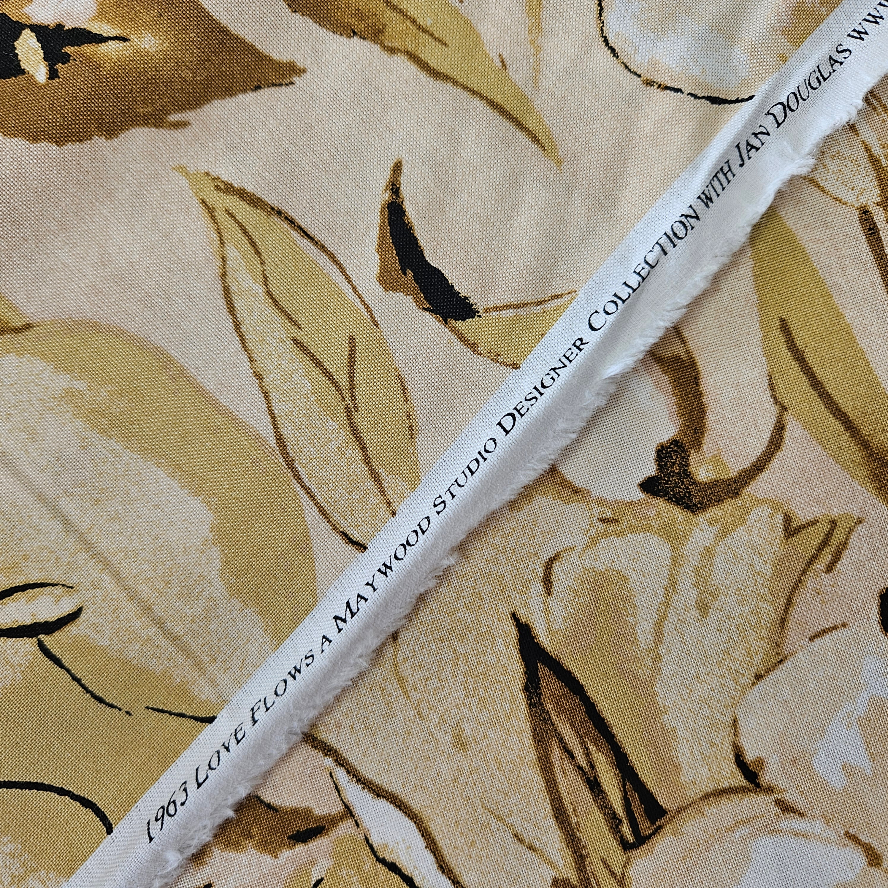 Maywood Studios - Love Flows Floral 1963 100% Cotton Fabric - Crafts and Quilts