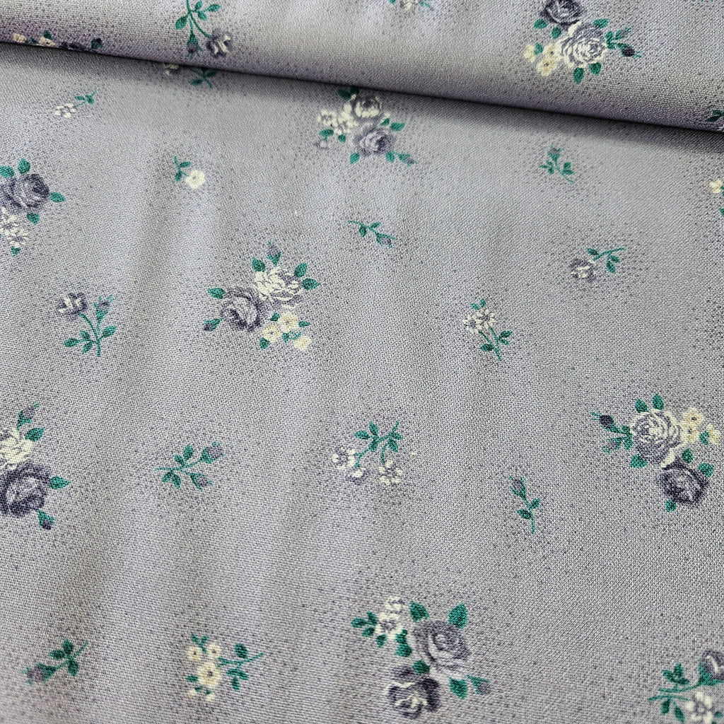 Stof - Ruby Rose Lilac 100% Cotton Fabric - Crafts and Quilts
