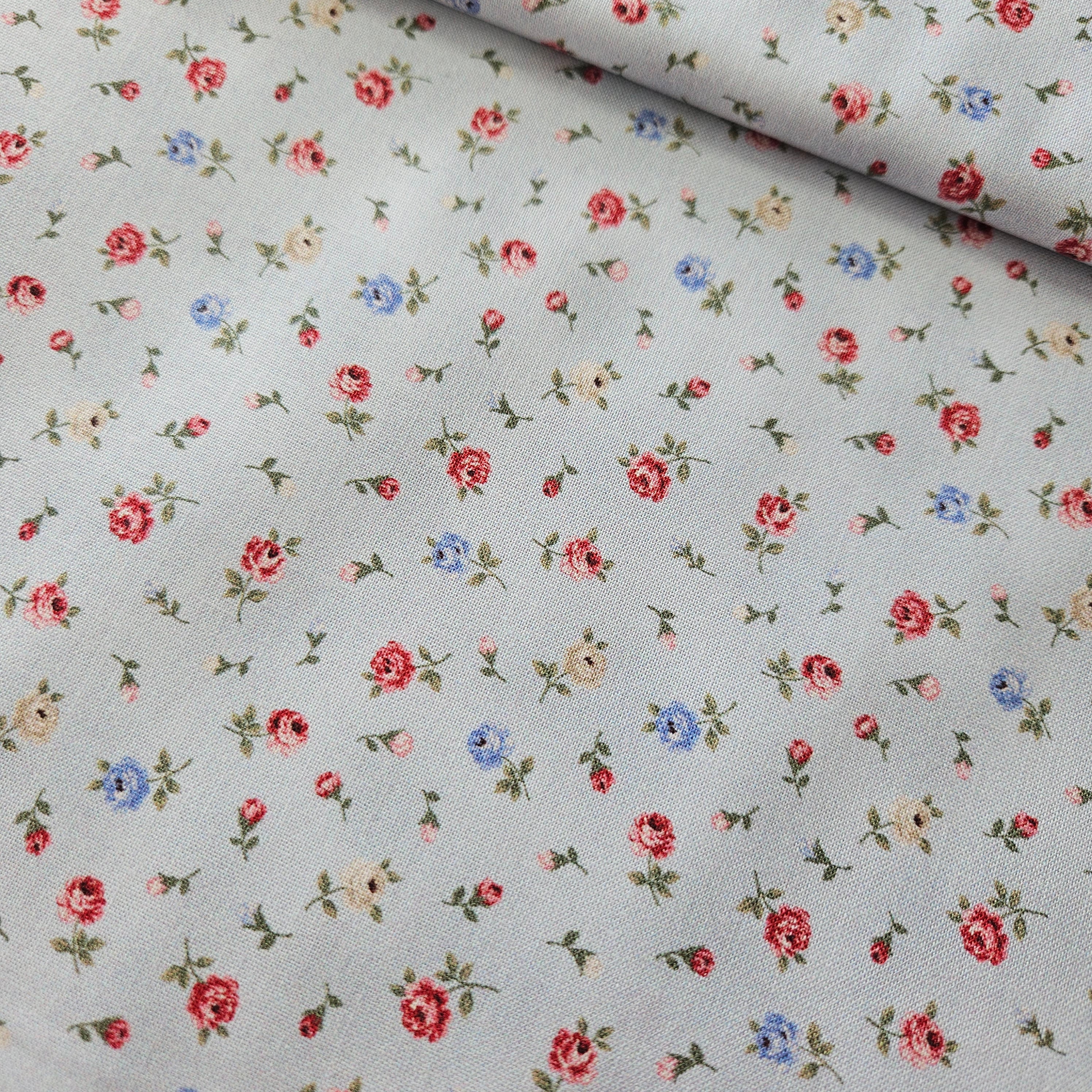 Stof - Vigga Rose Blue 100% Cotton Fabric - Crafts and Quilts