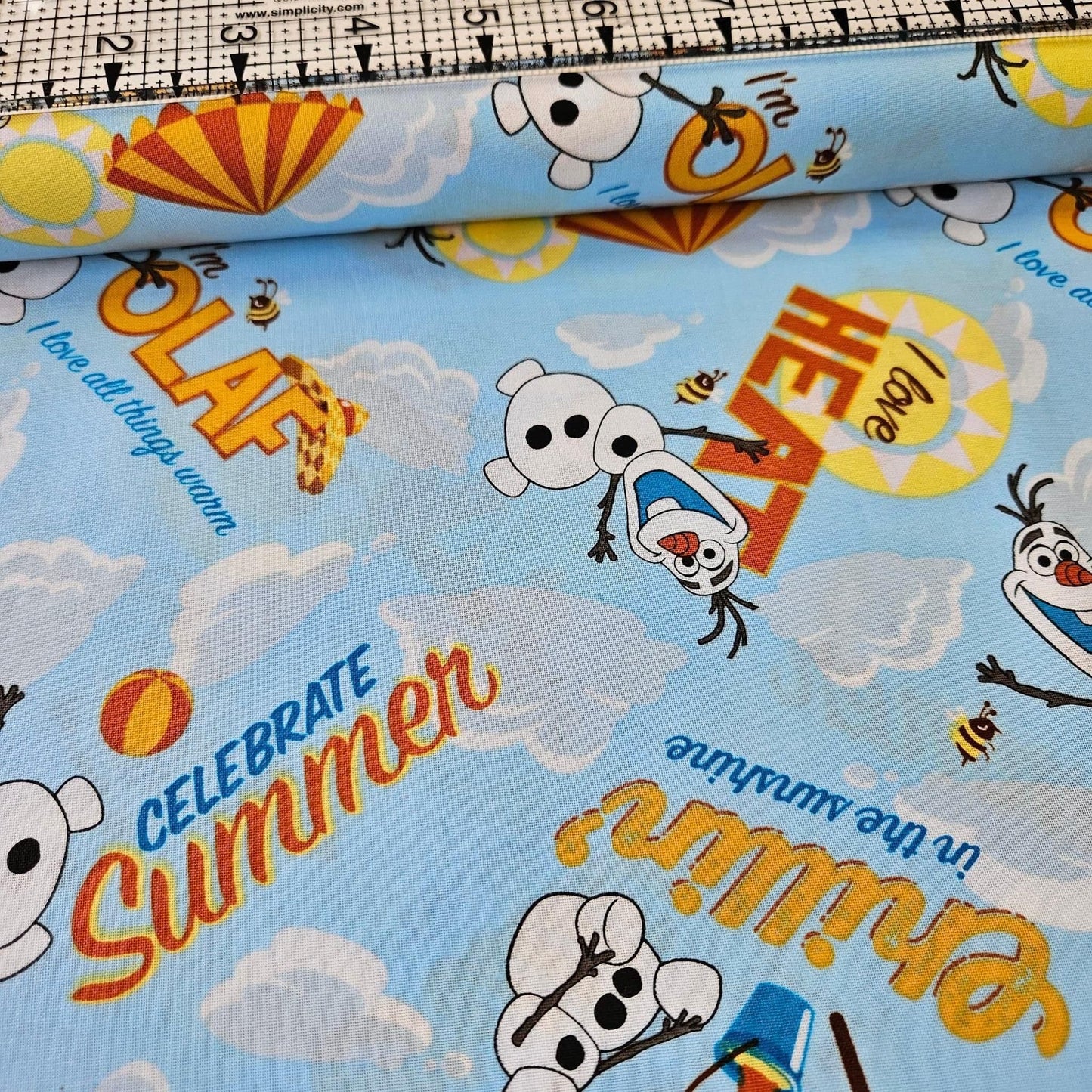 Springs - Disney Frozen Olaf Chilling CP53519 100% Cotton Fabric