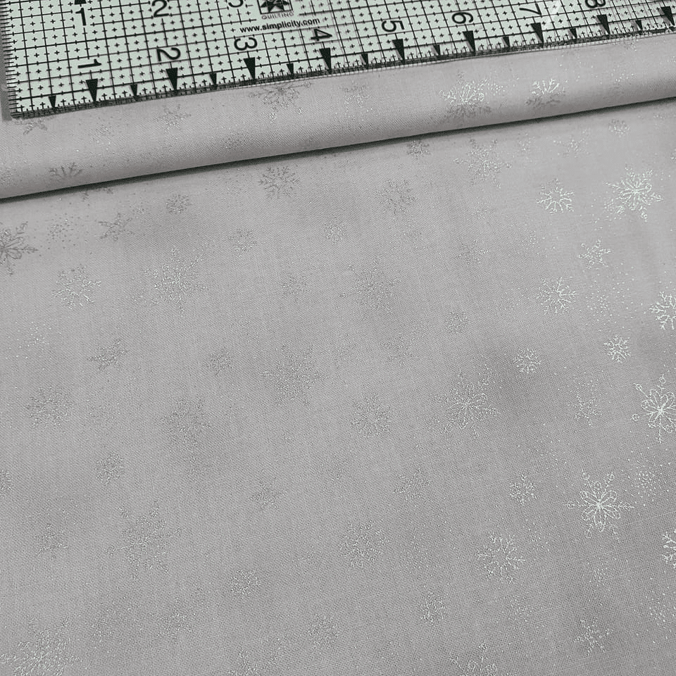 Stof - Amazing Stars Snowflakes Blush Metallic 100% Cotton Fabric