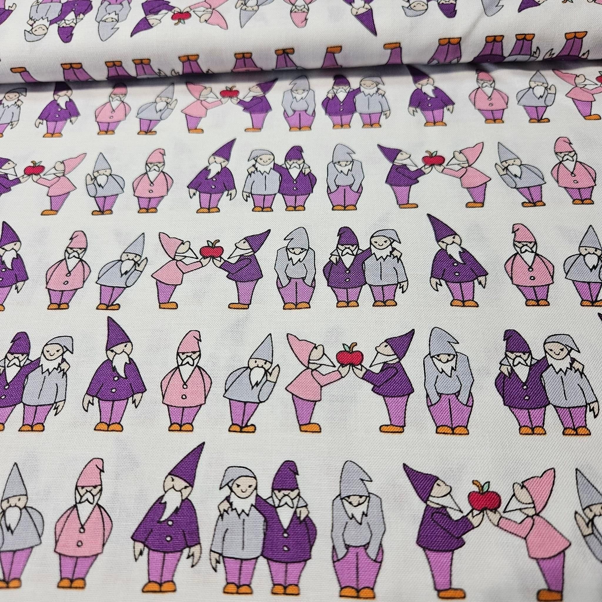 Stof - Fairy Tale Gnomes Pink Purple 100% Cotton Fabric