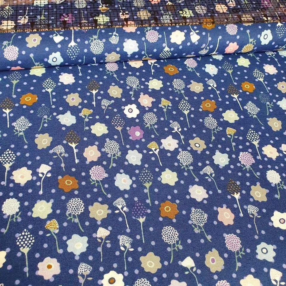 Stof - Flower and Dot Ditsy Blue 100% Cotton Fabric