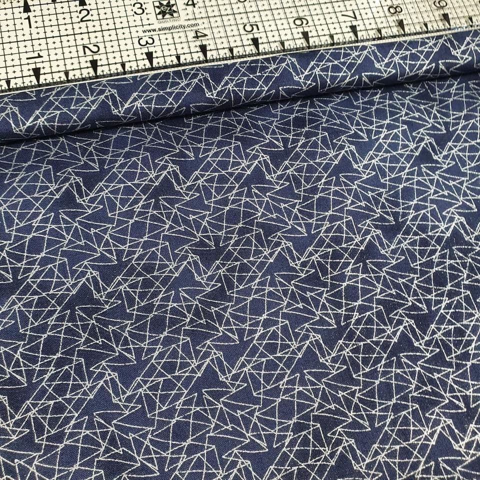 Stof - Magic Christmas Frozen Blue Metallic 100% Cotton Fabric
