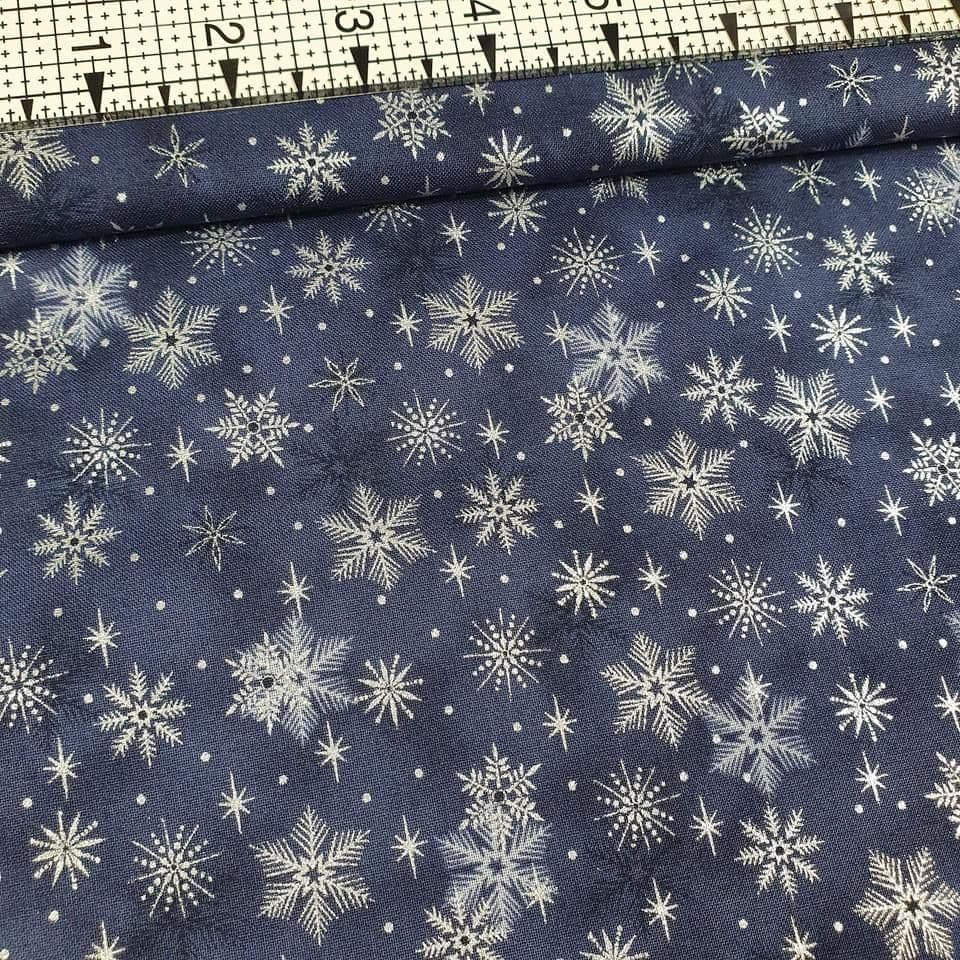 Stof - Magic Christmas Snowflake Blue Metallic 100% Cotton Fabric