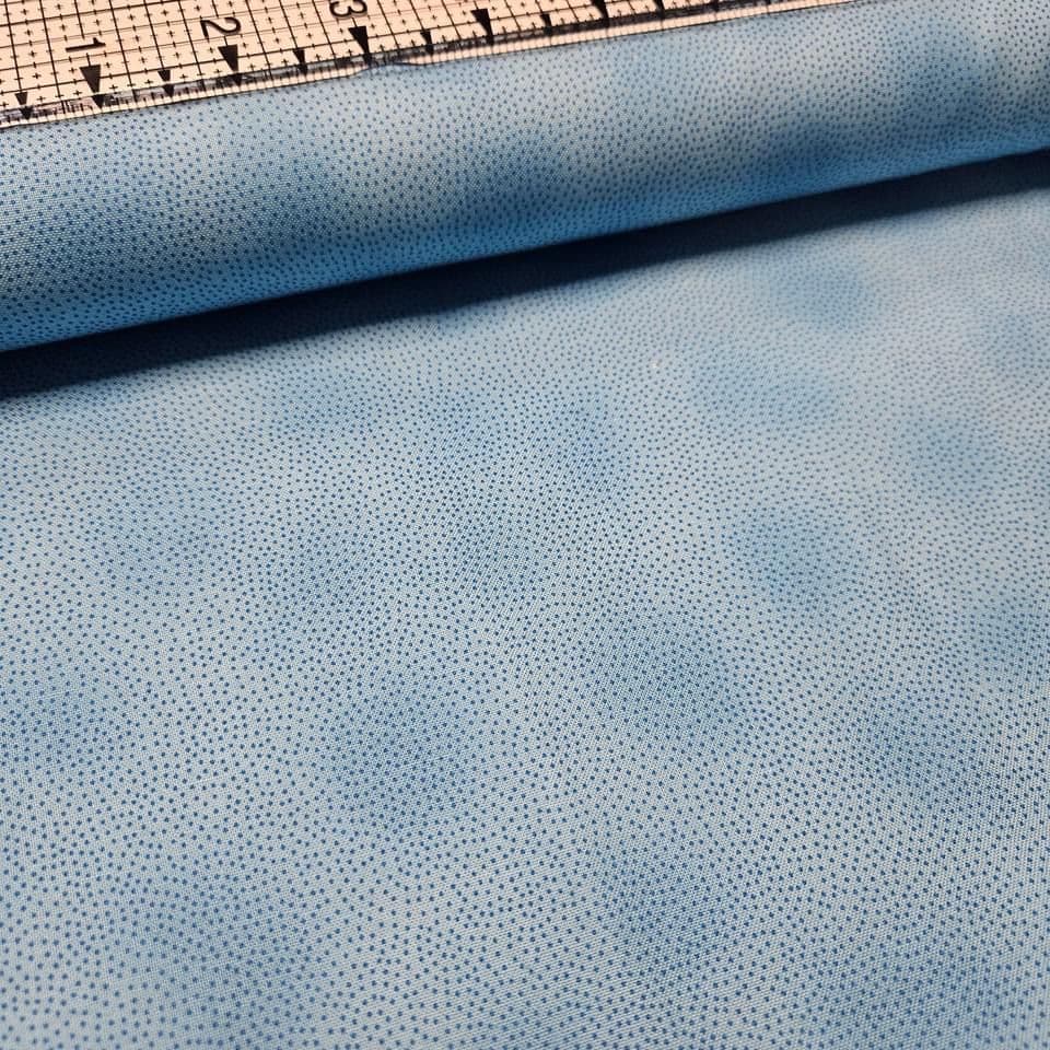 Stof - Quilters Basic Perfect Dot Blue 13-40 100% Cotton Fabric