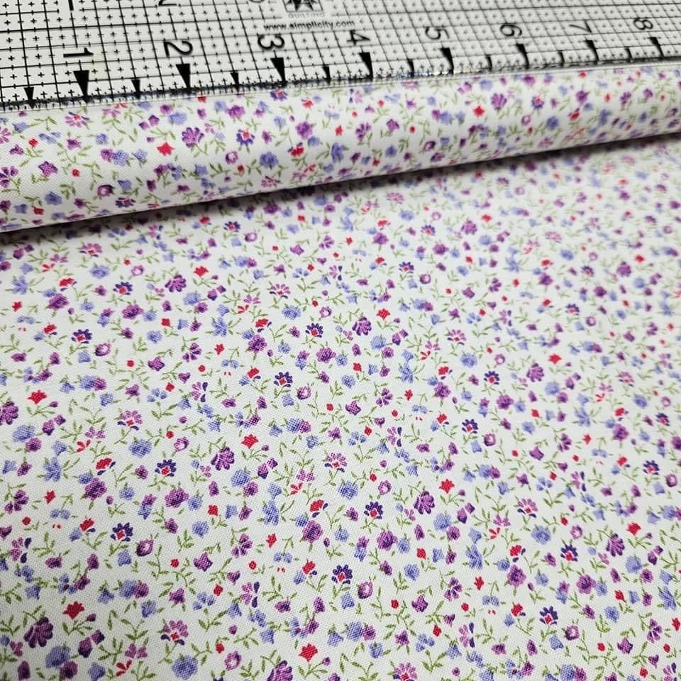 Stof - Quilters Basics Ditsy Floral Purple 100% Cotton Fabric