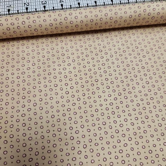 Stof - Quilters Basics Dusty Style Beige Spot 100% Cotton Fabric