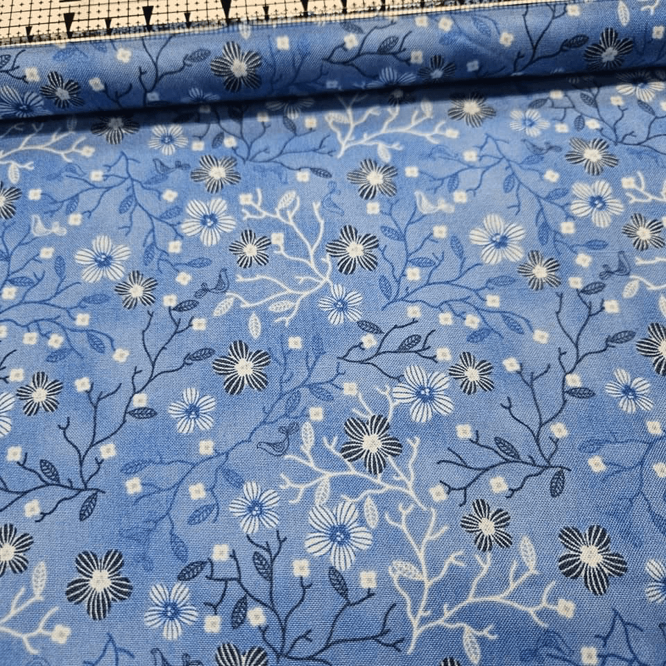 Stof - Quilters Basics Floral Branches Blue 100% Cotton Fabric