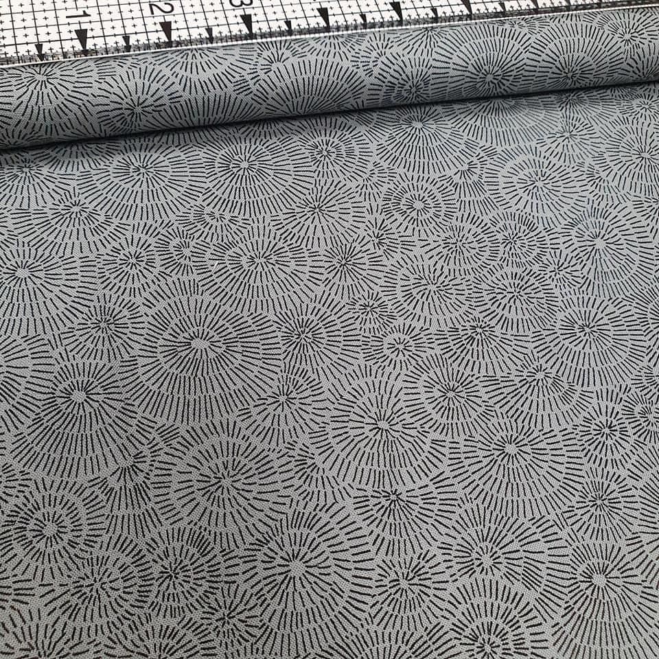 Stof - Quilters Coordinates Grey Burst 100% Cotton Fabric