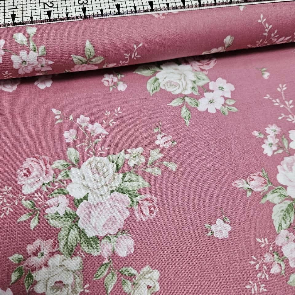 Stof - Vintage Roses Bouquet Pink 100% Cotton Fabric