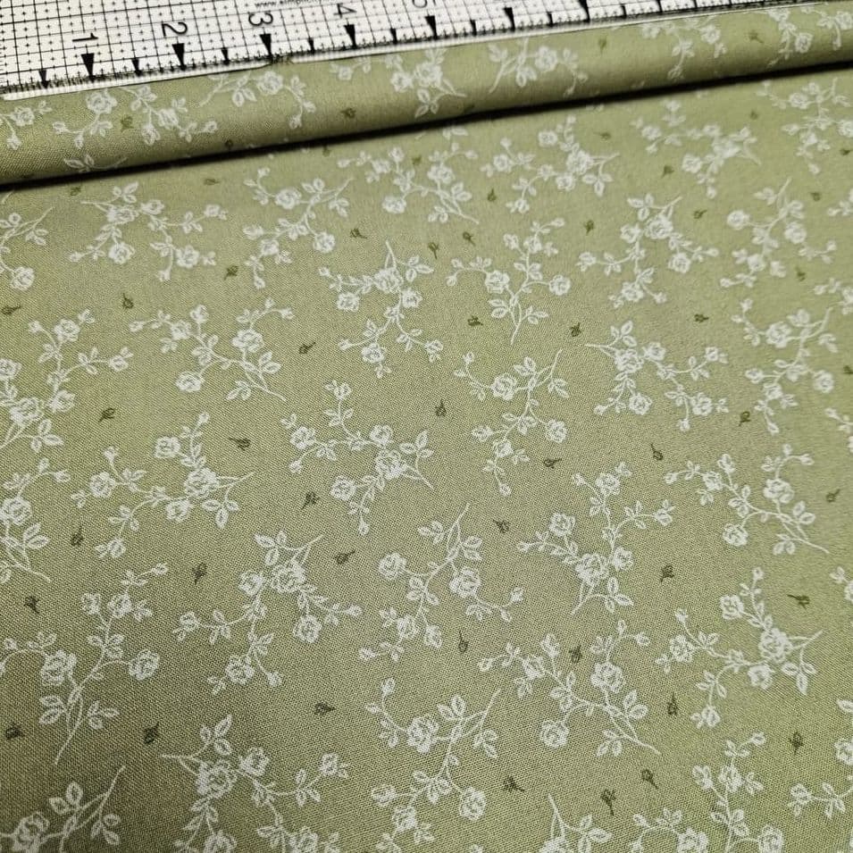 Stof - Vintage Roses Green Branches 100% Cotton Fabric