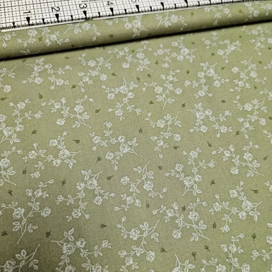 Stof - Vintage Roses Green Branches 100% Cotton Fabric