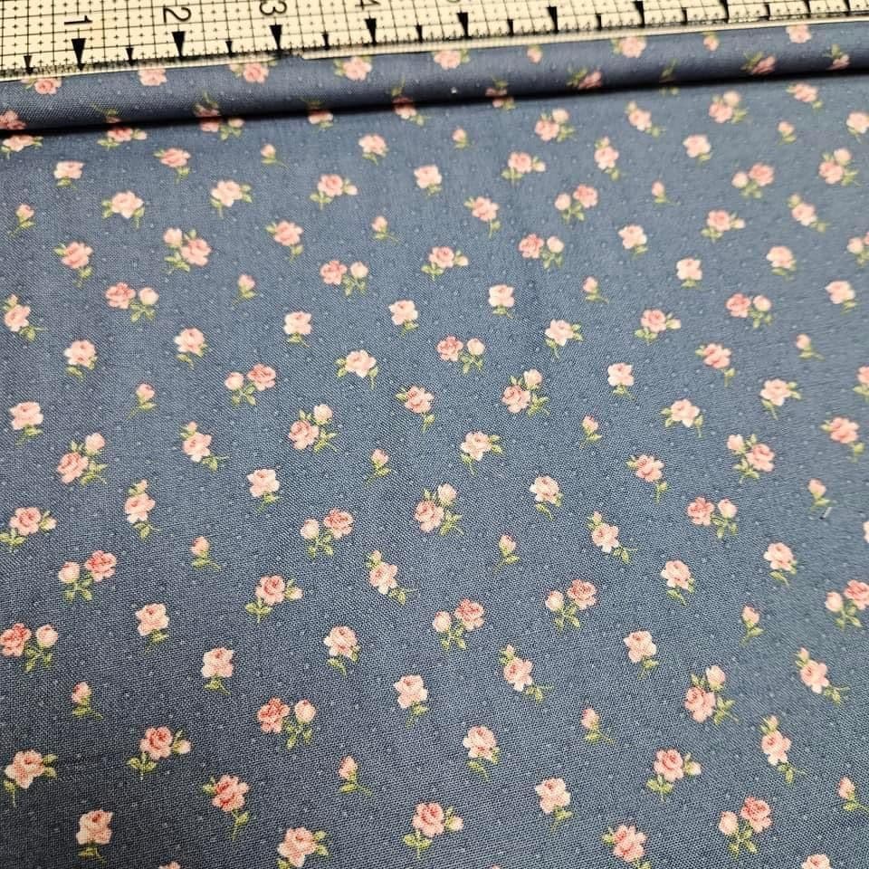 Stof - Vintage Roses Tiny Posy Blue 100% Cotton Fabric